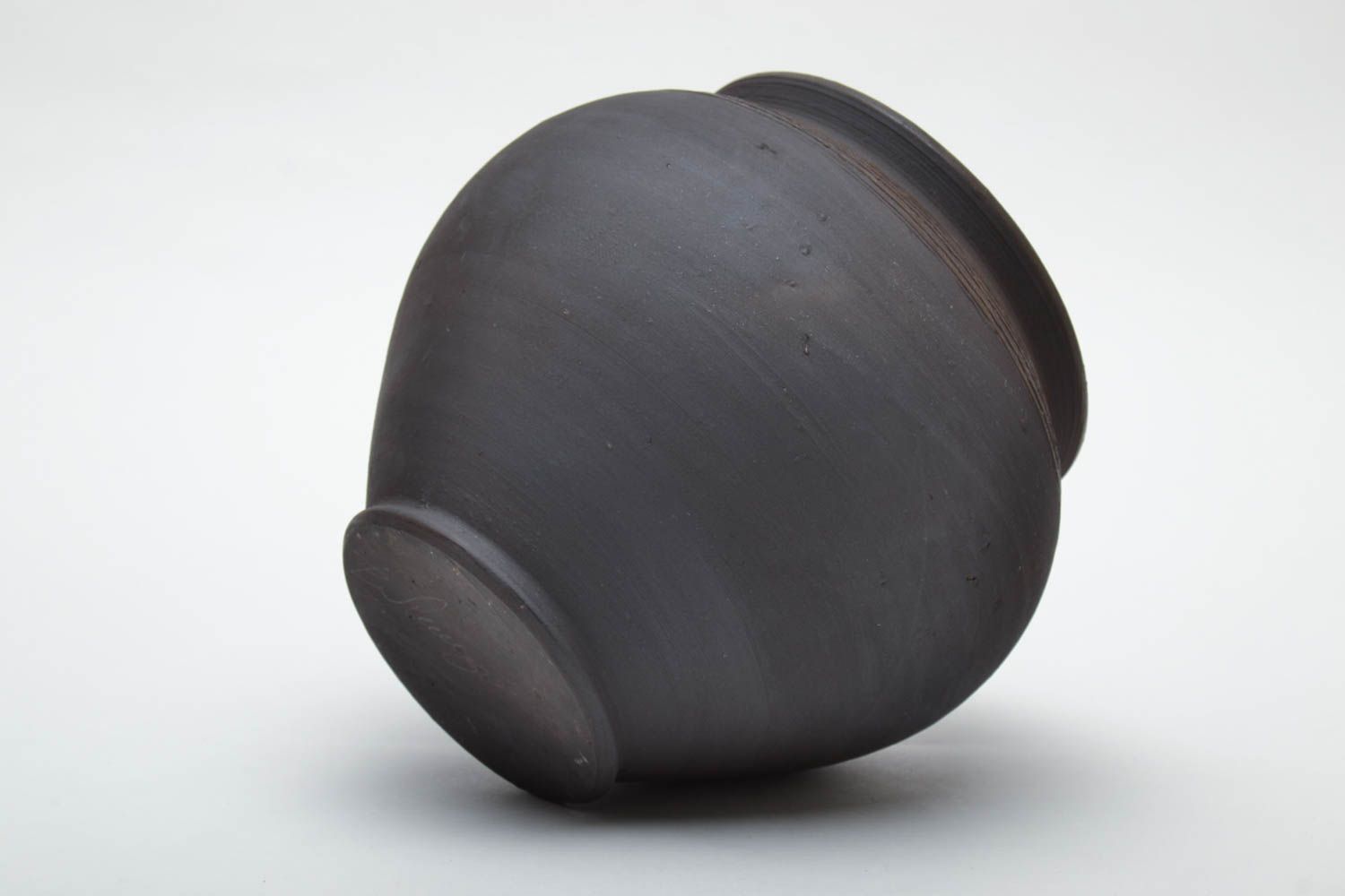 Глиняный горшок с крышкой чернодымленая керамика объемом 3 литра фото 4
