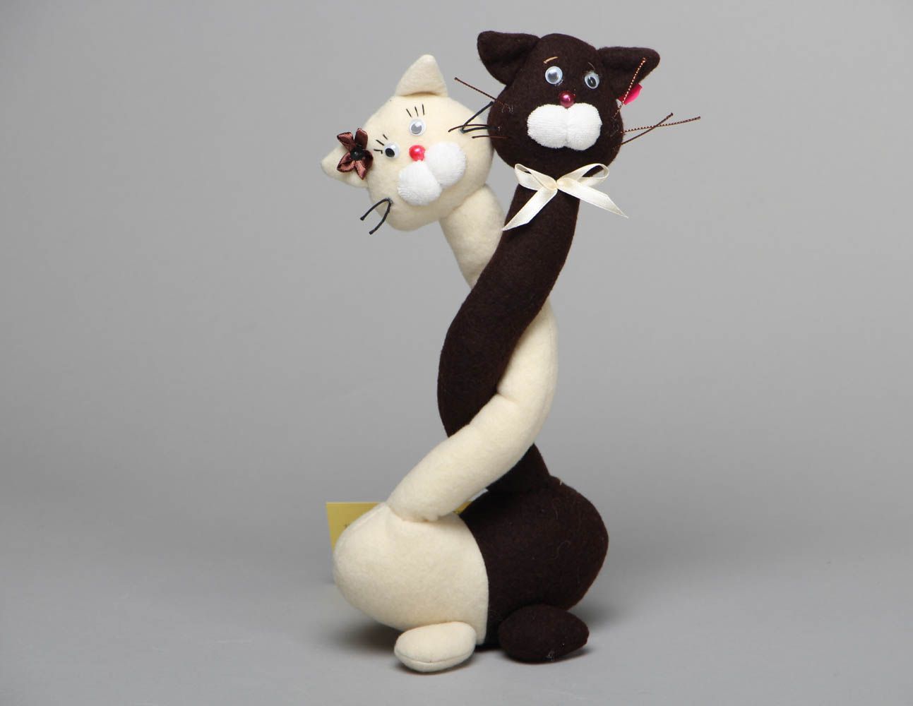Оригинальная авторская игрушка из флиса Влюбленные коты фото 1