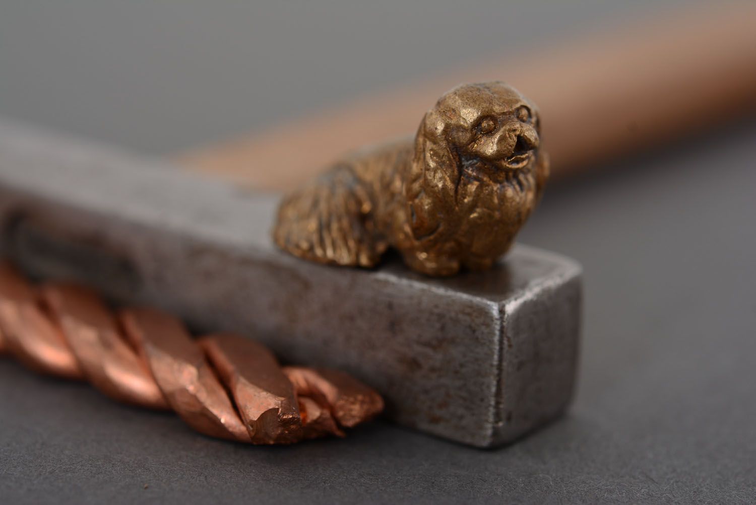 Figur aus Bronze Hund foto 1