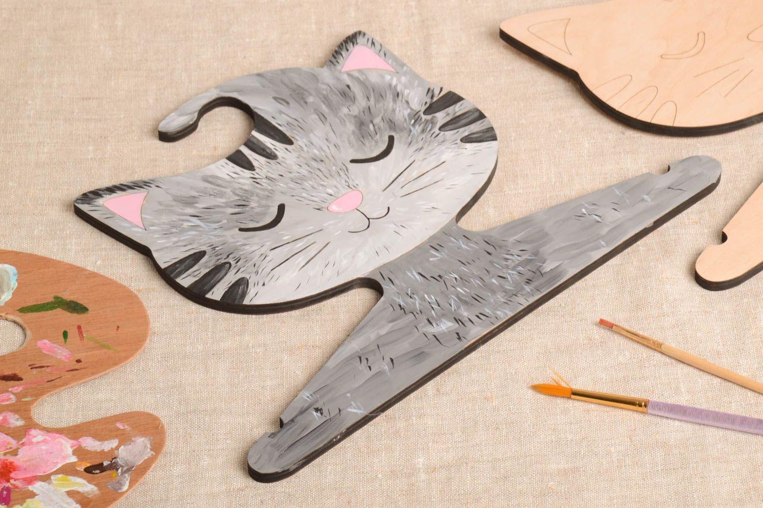Percha infantil artesanal accesorio para niño regalo original con forma de gato foto 1