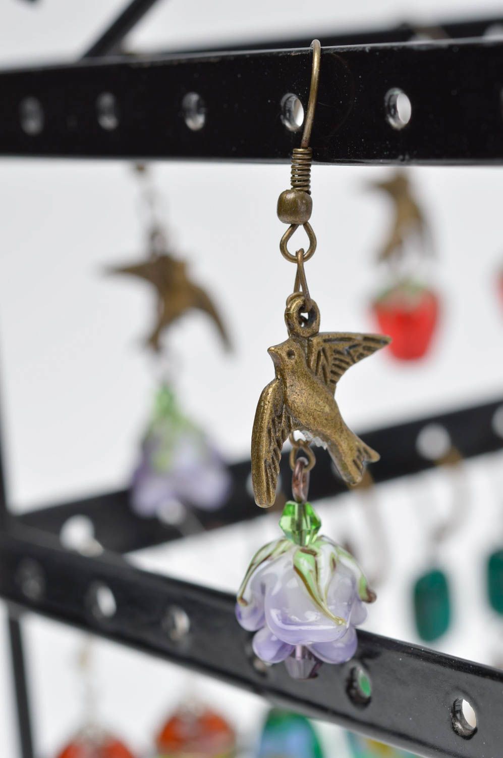 Handmade Glas Ohrringe Accessoire für Frauen Damen Schmuck feine violette Blumen foto 1
