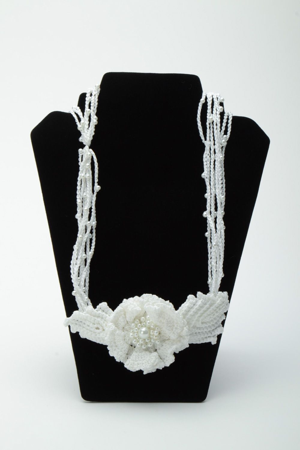 Handmade white crochet necklace with beads photo 1
