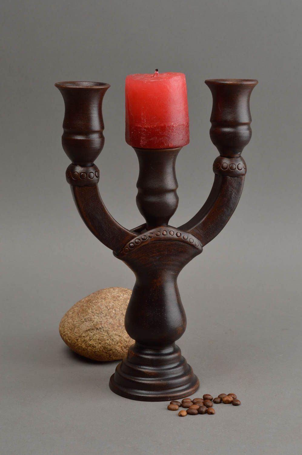 Глиняный подсвечник на три свечи большой на подставке изделие ручной работы фото 1