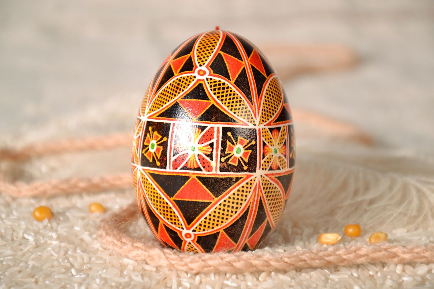 Ovo de Páscoa num cordão foto 1
