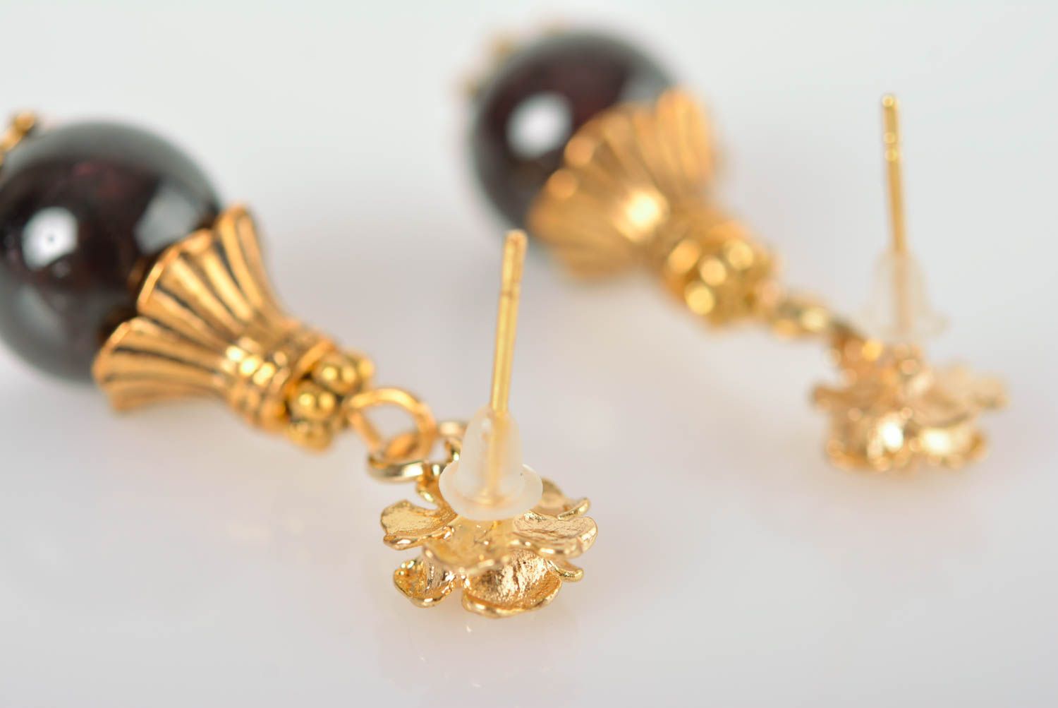 Handmade elegant cute earrings unusual beaded earrings stylish jewelry photo 4