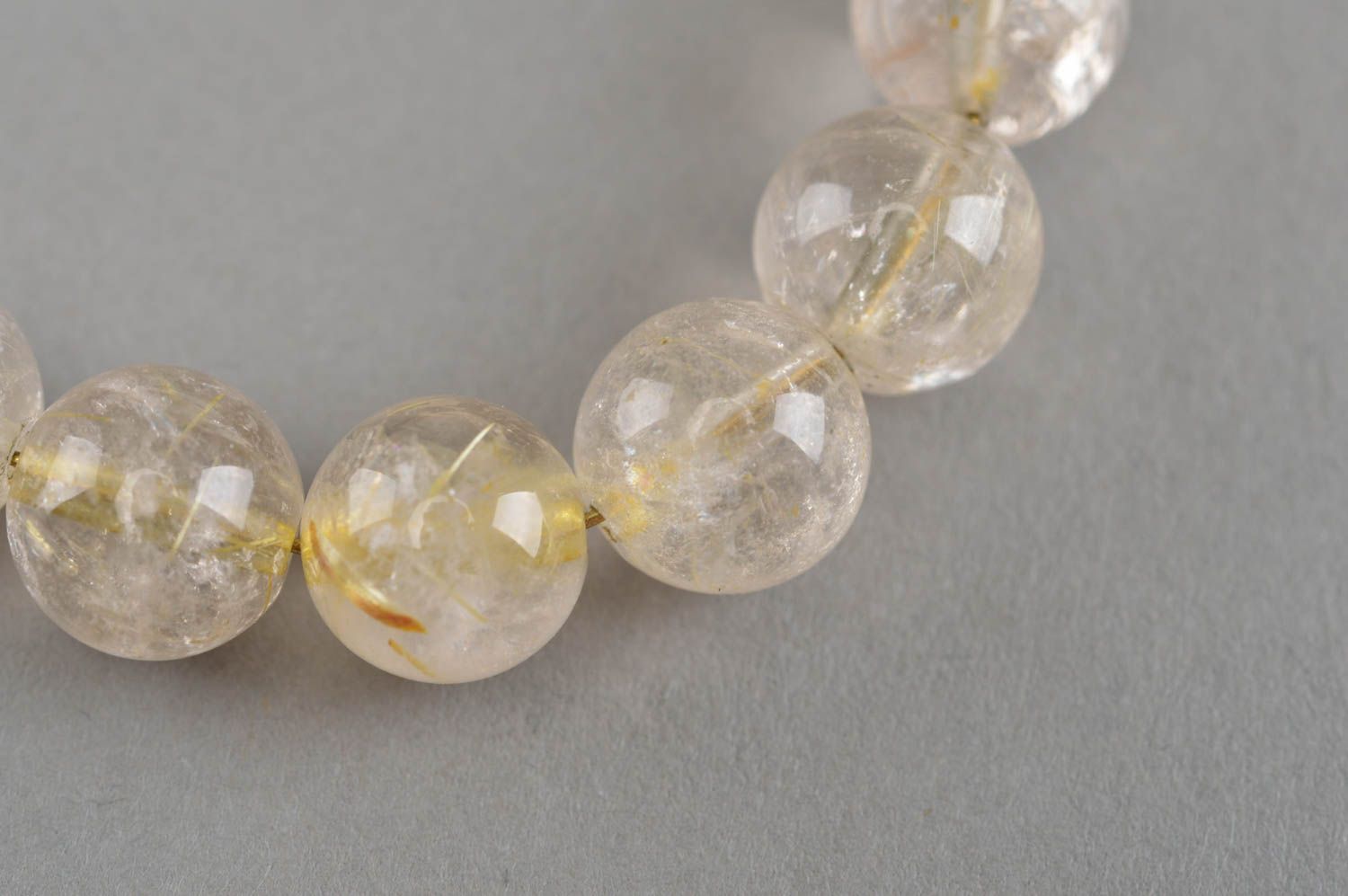 Collier en perles de quartz transparentes sur cordon fait main élégant photo 5