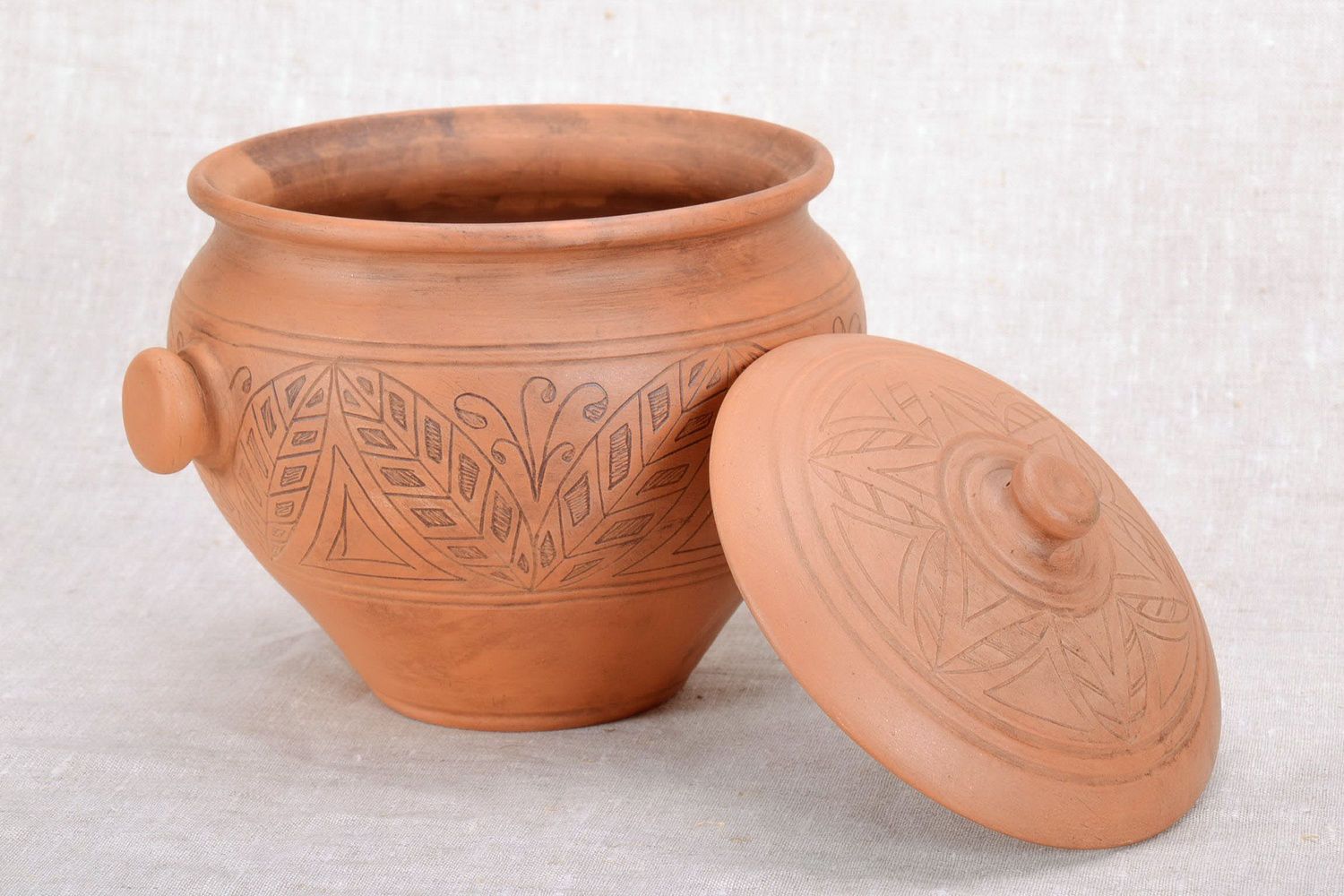 Pot en argile avec couvercle fait main photo 4