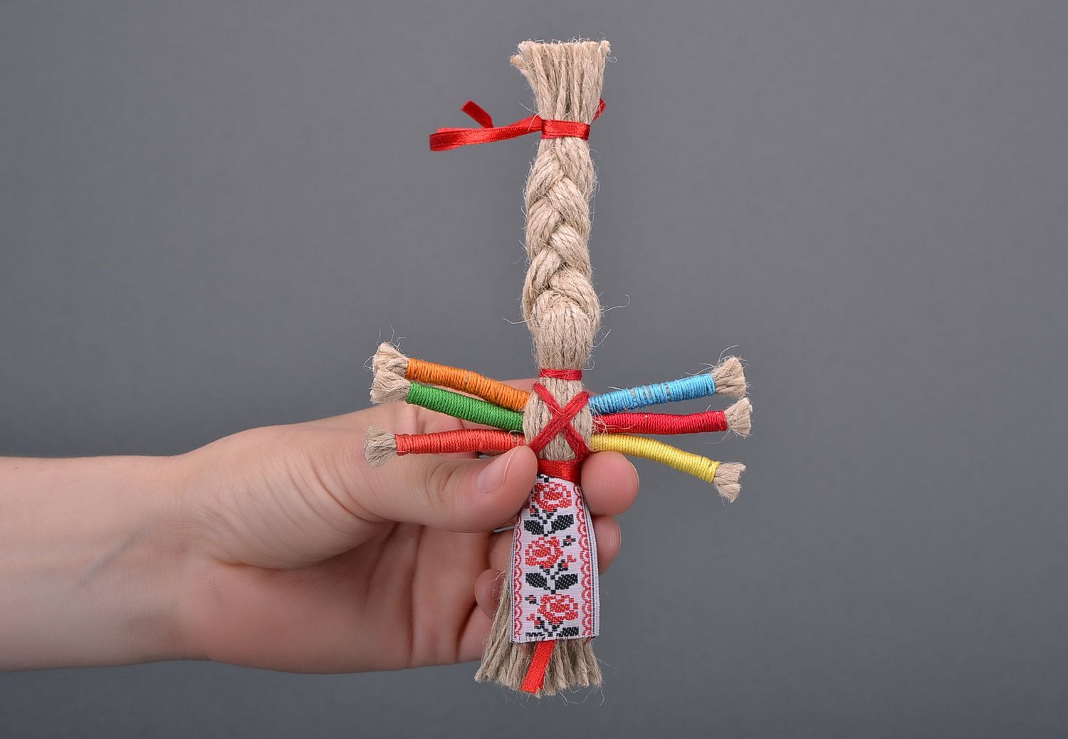 Bambola etnica di laccio fatta a mano amuleto talismano giocattolo slavo foto 4