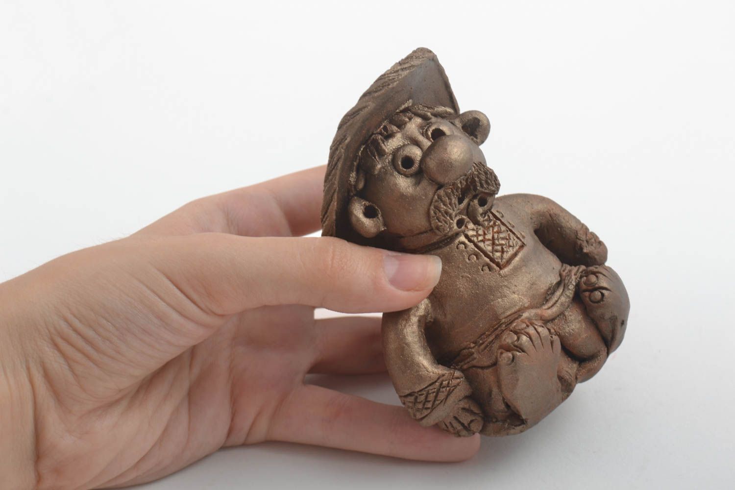 Figurina di un uomo fatta a mano in ceramica divertente souvenir di terracotta foto 5