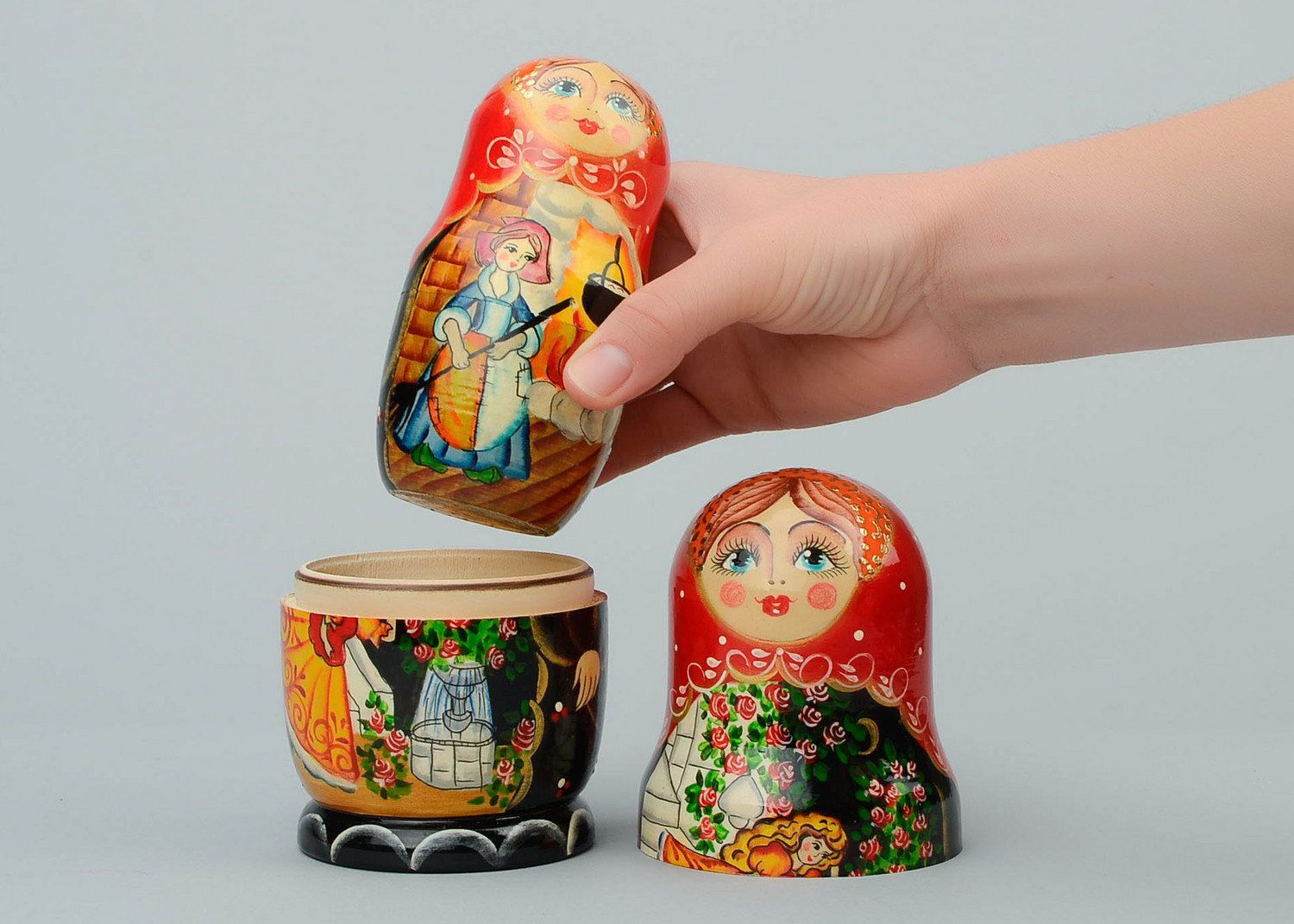 Matrioska dipinta fatta a mano decorazione da casa bambole russe di legno belle
 foto 1