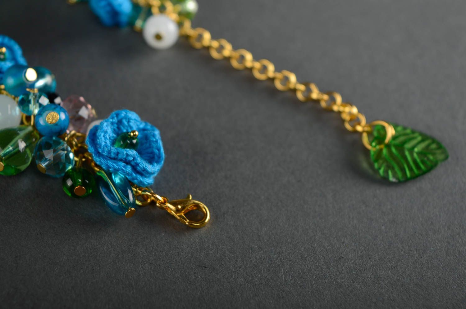 Bracelet fait main avec fleurs tricotées bleues fait main cadeau pour femme photo 4