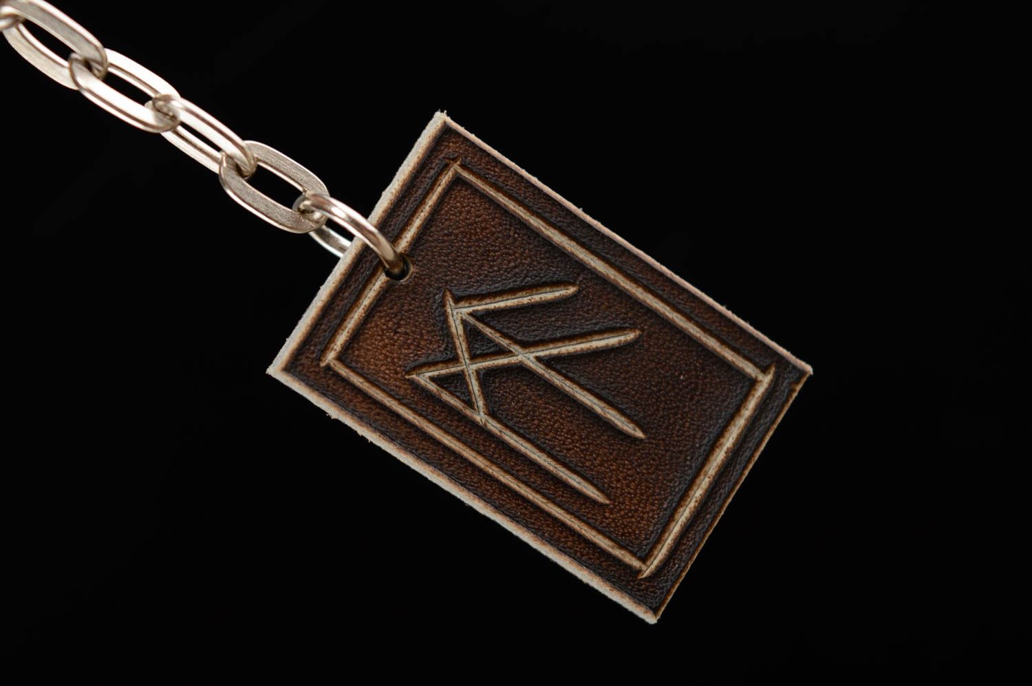 Porte-clés en cuir naturel avec runes fait main original petit accessoire photo 5