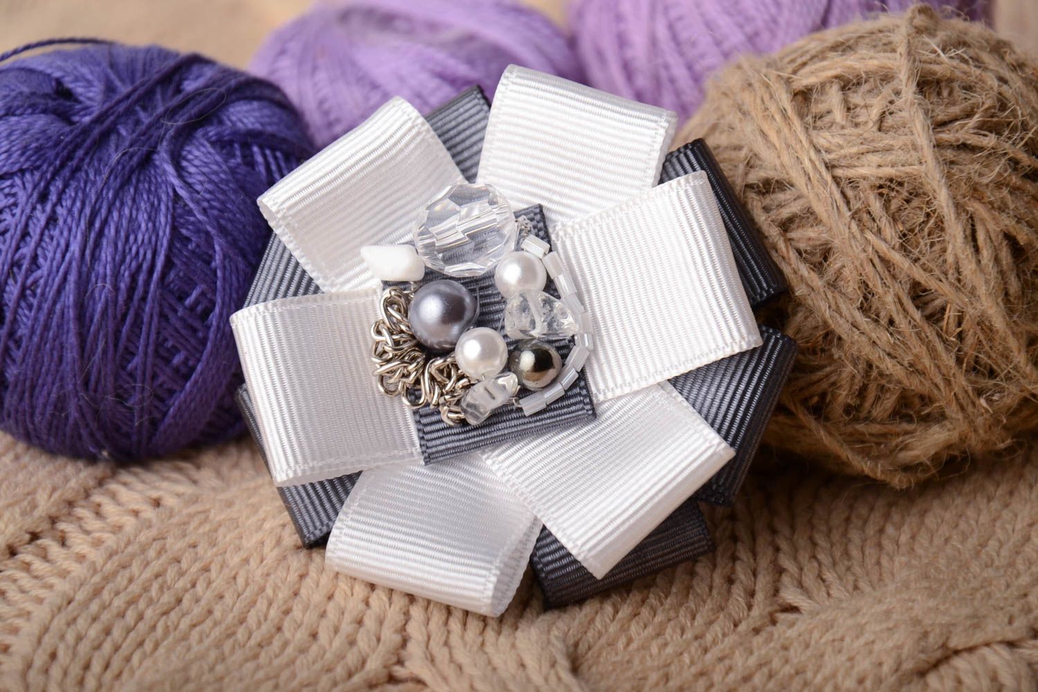 Textile brooch in the shape of ribbon bow photo 1