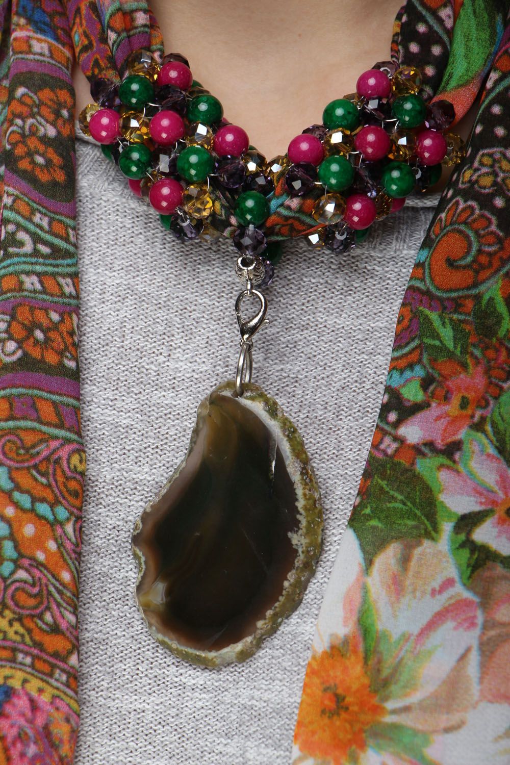Silk scarf with agate and malachite photo 2