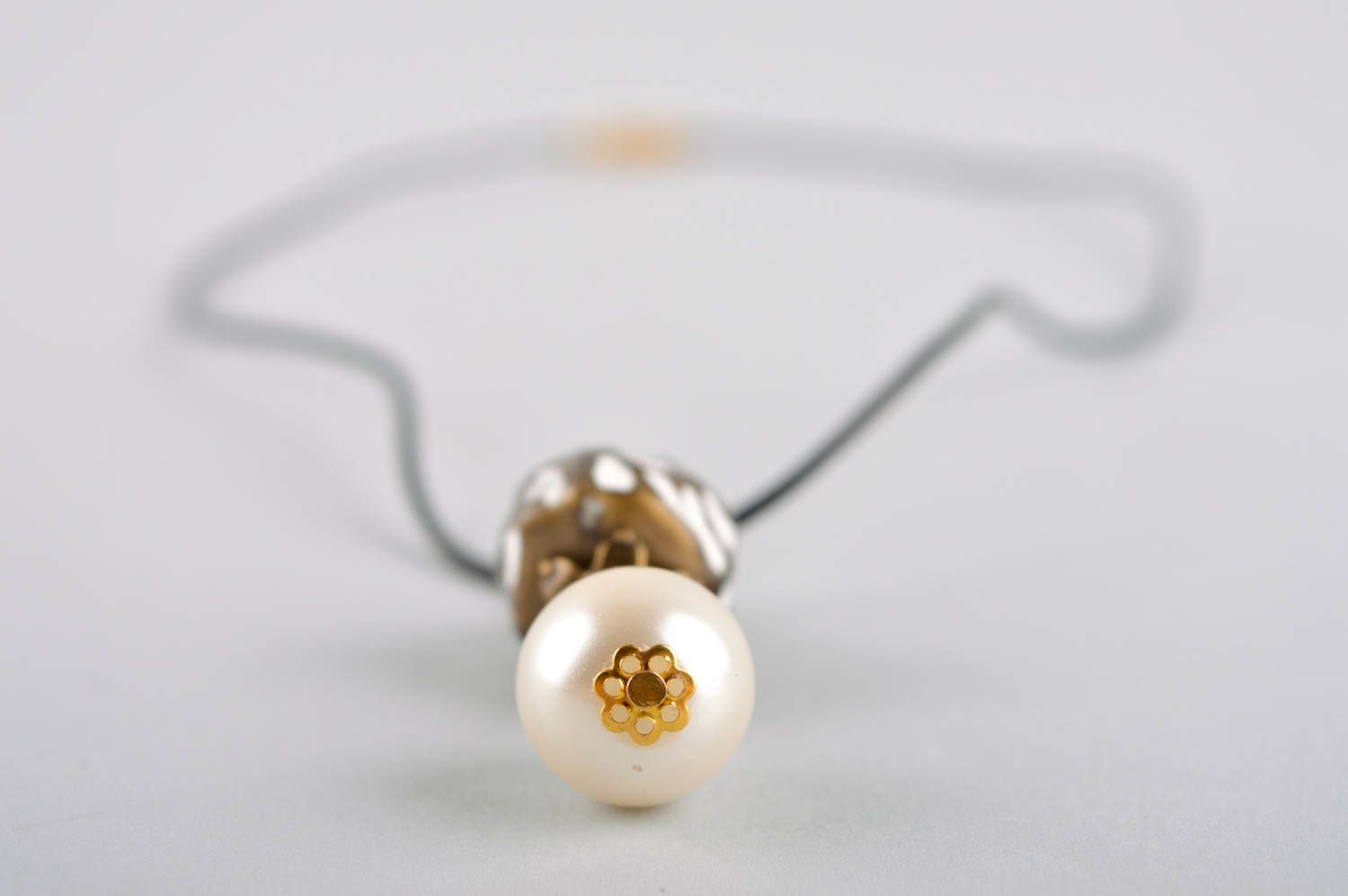 Pendentif perle en plastique Bijou fait main design élégant Cadeau femme photo 4
