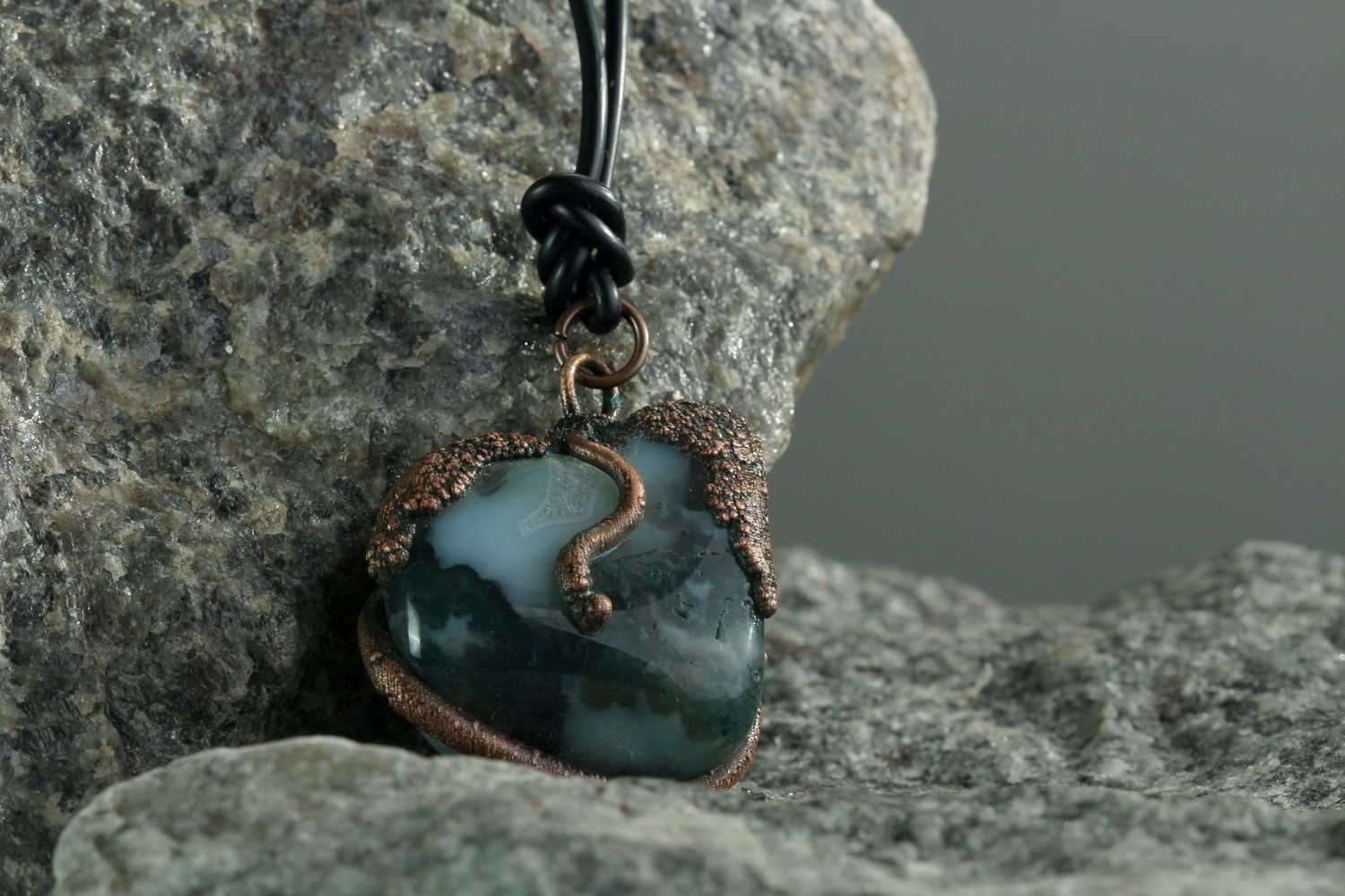 Copper pendant with moss agate photo 2
