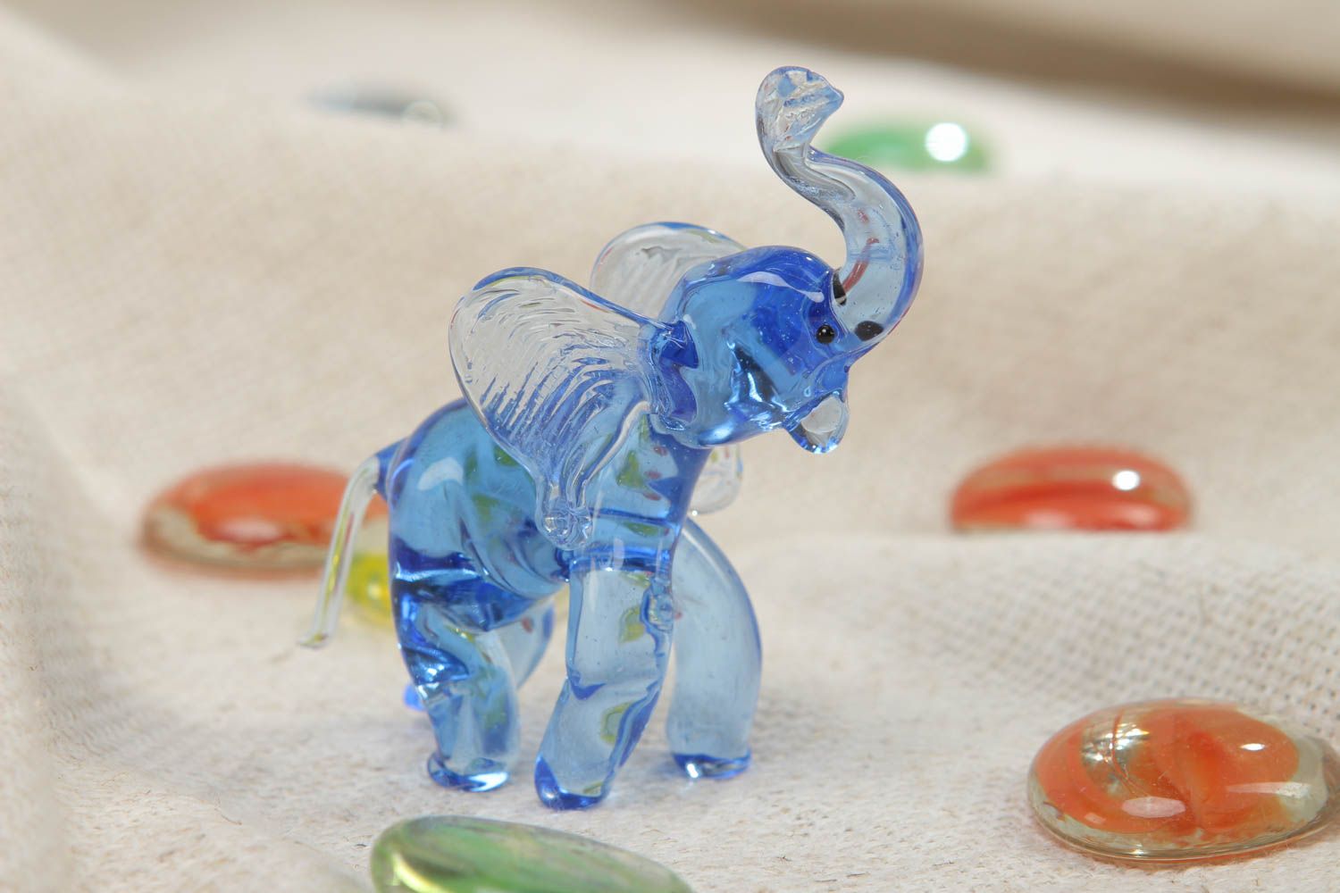 Figurine miniature en verre lampwork de créateur en forme d'éléphant faite main photo 5