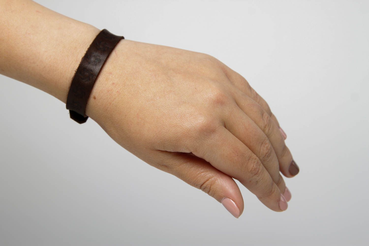 Стильный браслет ручной работы кожаный браслет коричневого цвета браслет на руку фото 2
