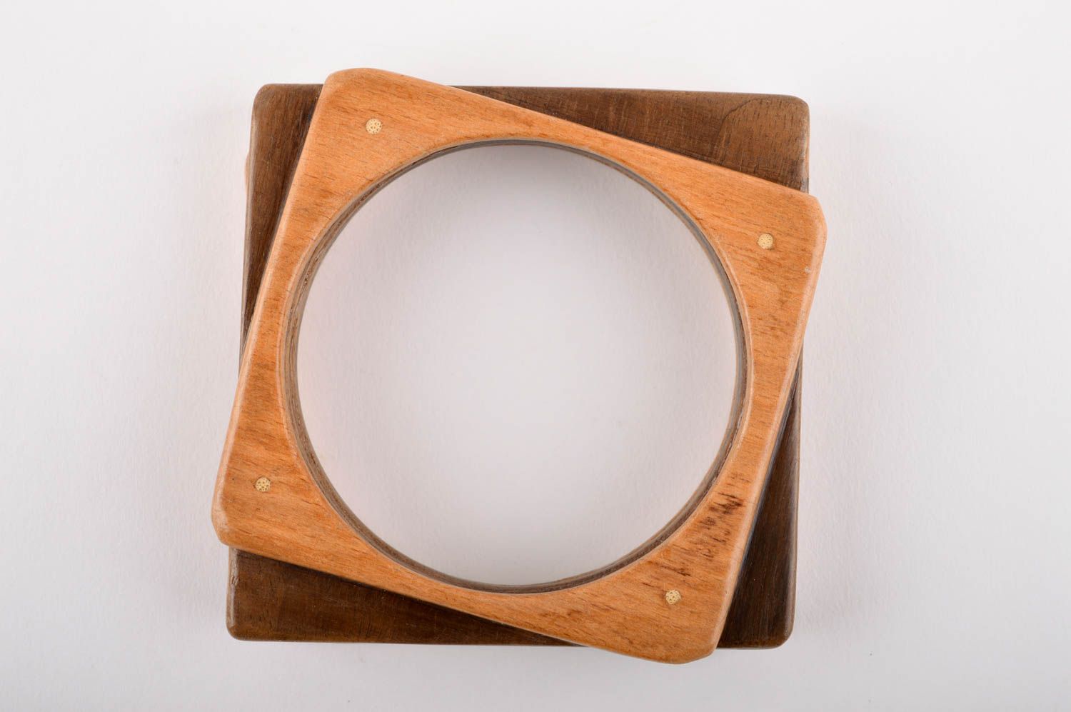 Подарок ручной работы браслет на руку бижутерия из дерева квадратный стильный фото 3