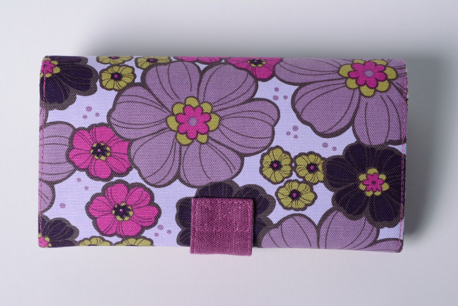 Handmade wallet sewn of cotton and linen fabrics with floral pattern with stud photo 3