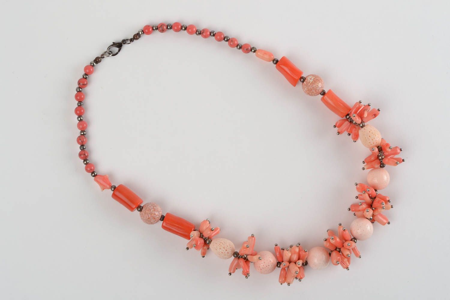 Ожерелье из бисера и натуральных камней розовое тонкое авторское ручной работы фото 3