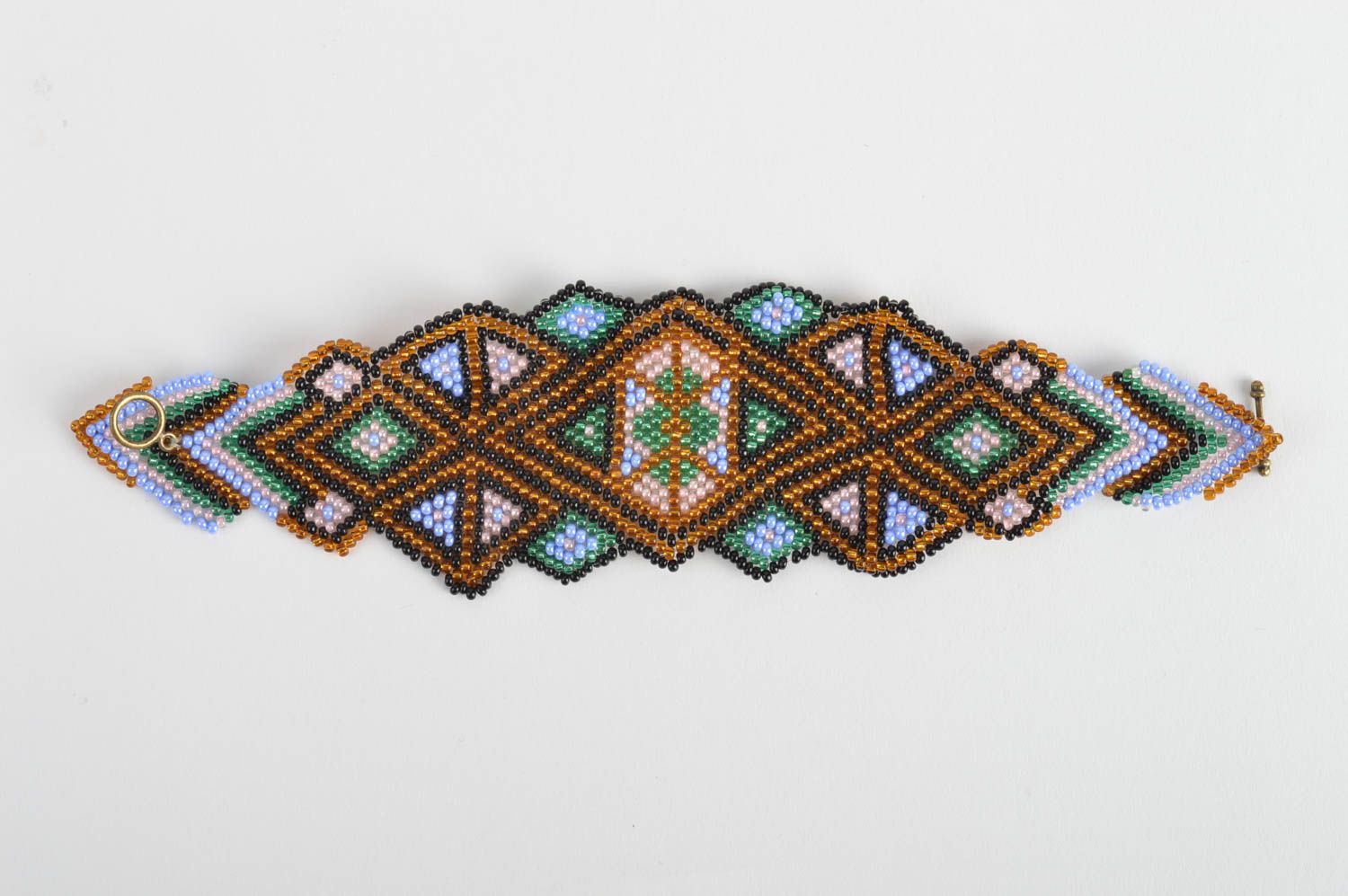 Широкий браслет из бисера с орнаментом аксесуар ручной работы в этническом стиле фото 2