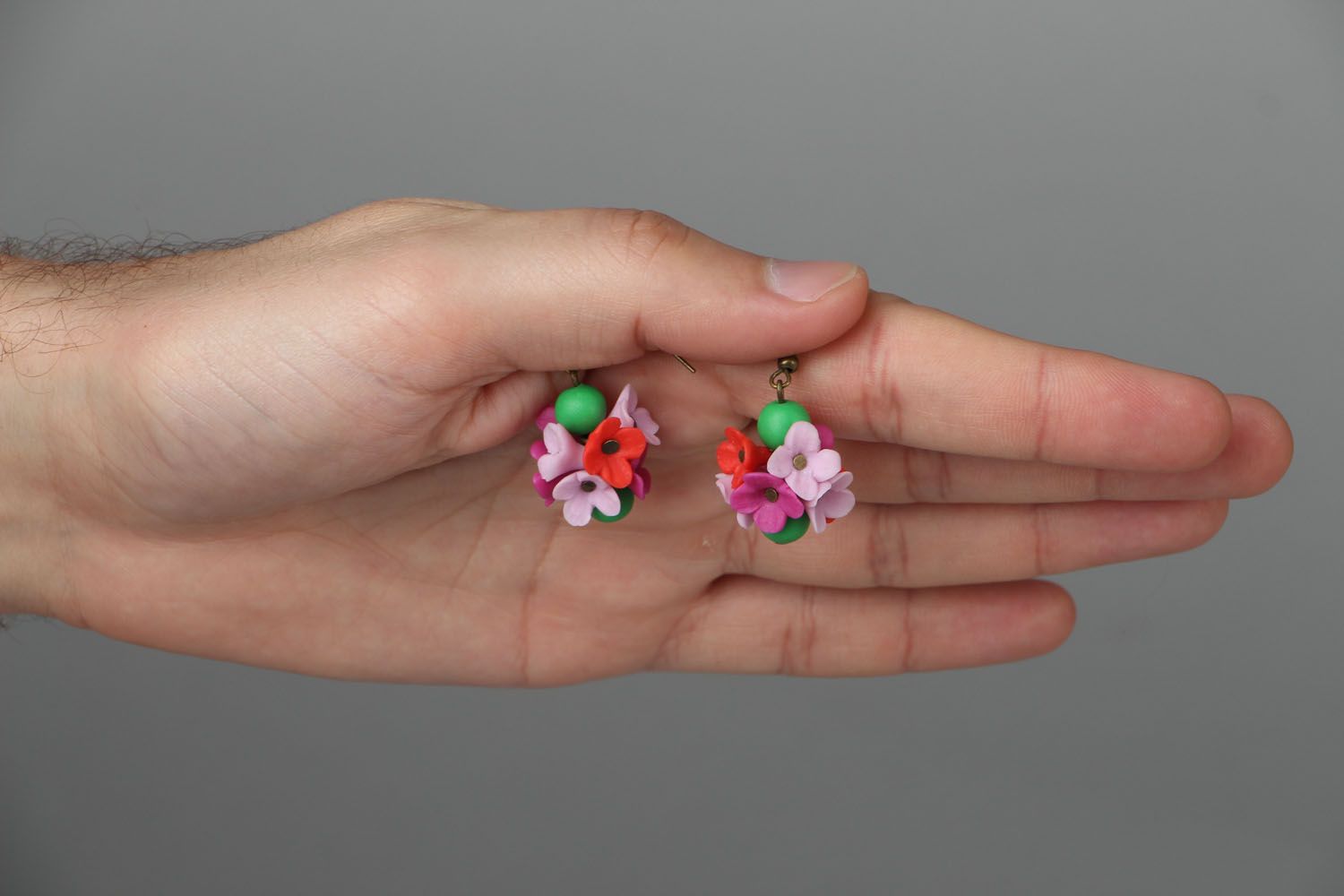 Boucles d'oreilles pendantes fleurs faites main photo 3