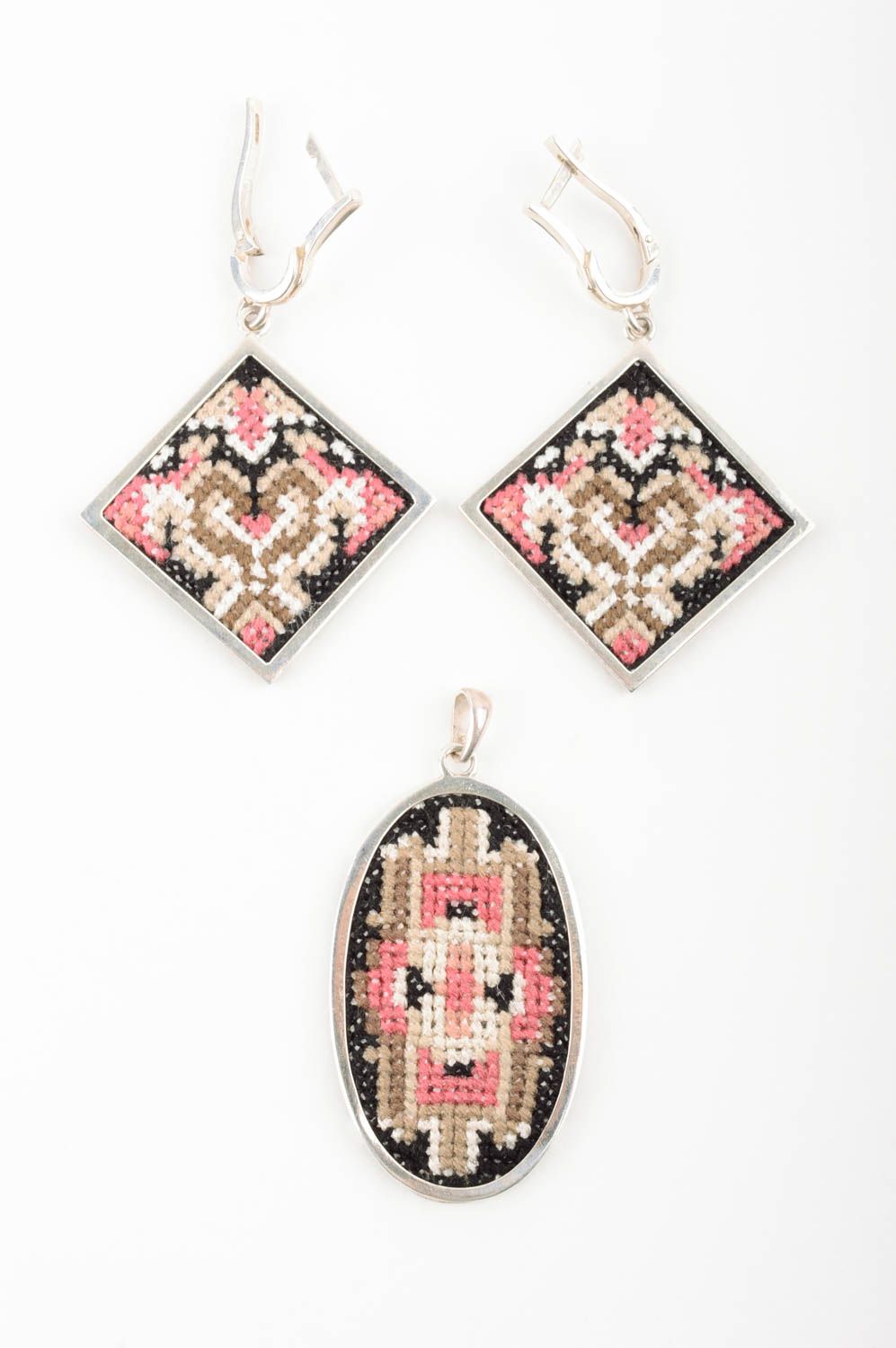 Handmade fabric accessories with embroidery textile earrings and pendant set photo 1