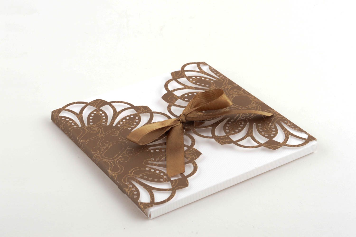 Enveloppe fait main carrée Enveloppe design papier blanc ruban brun Idée cadeau photo 2