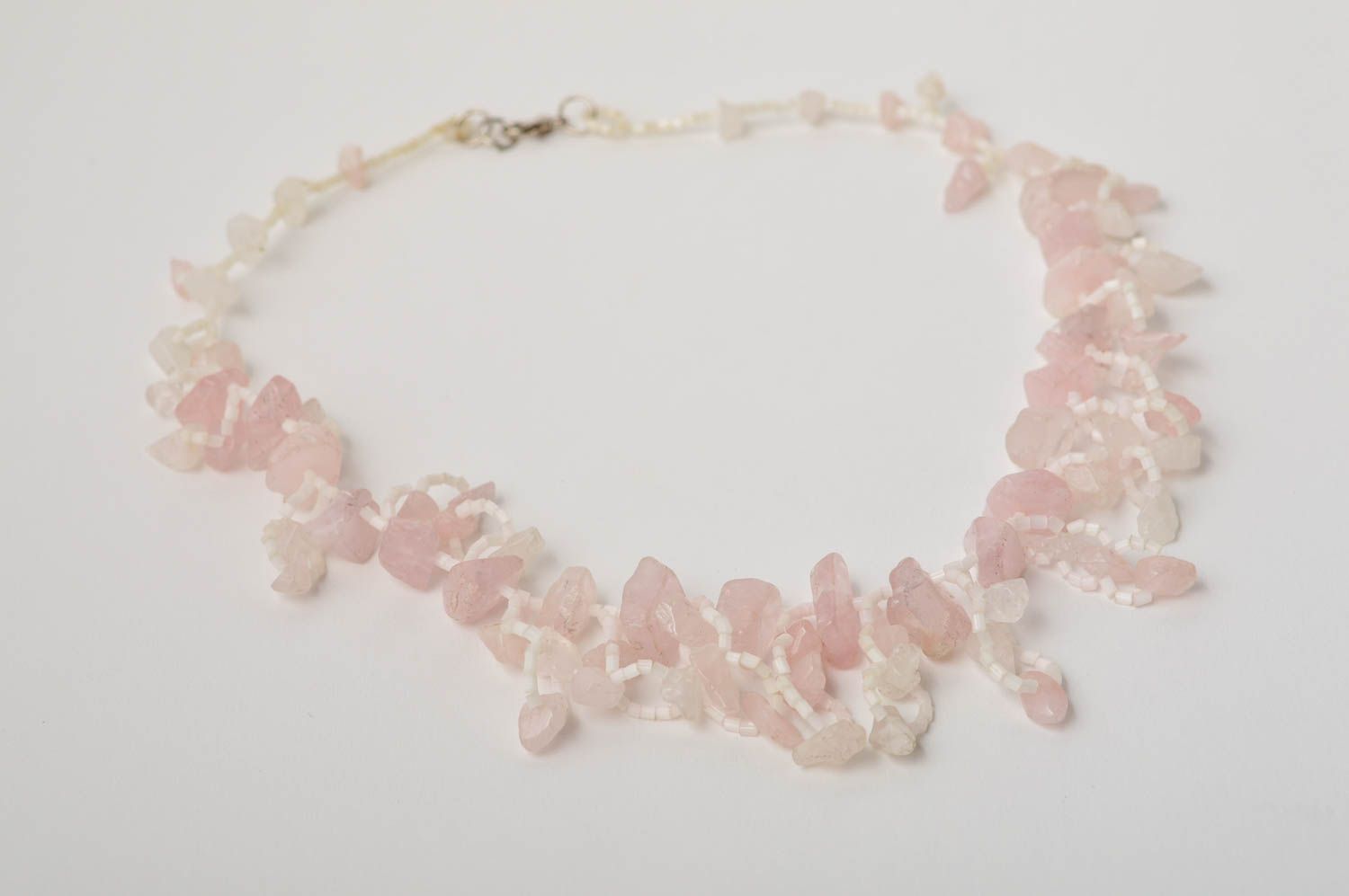 Колье из розового кварца ручной работы подарок девушке украшение из камней фото 1