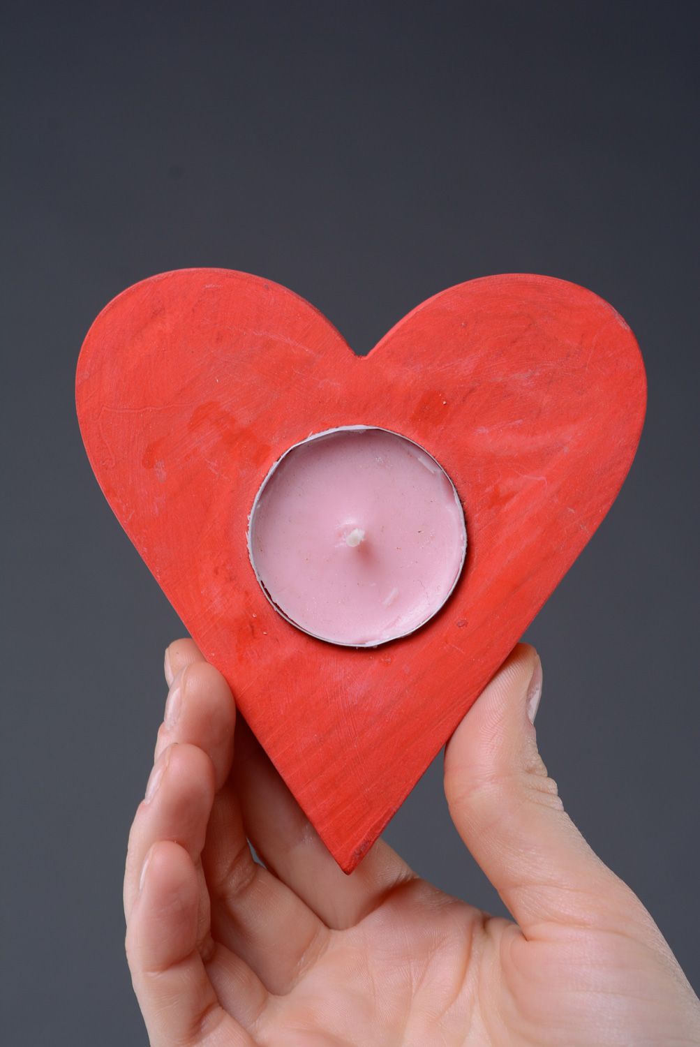 Support en bois pour bougie fait main en forme de coeur rouge décoratif photo 4