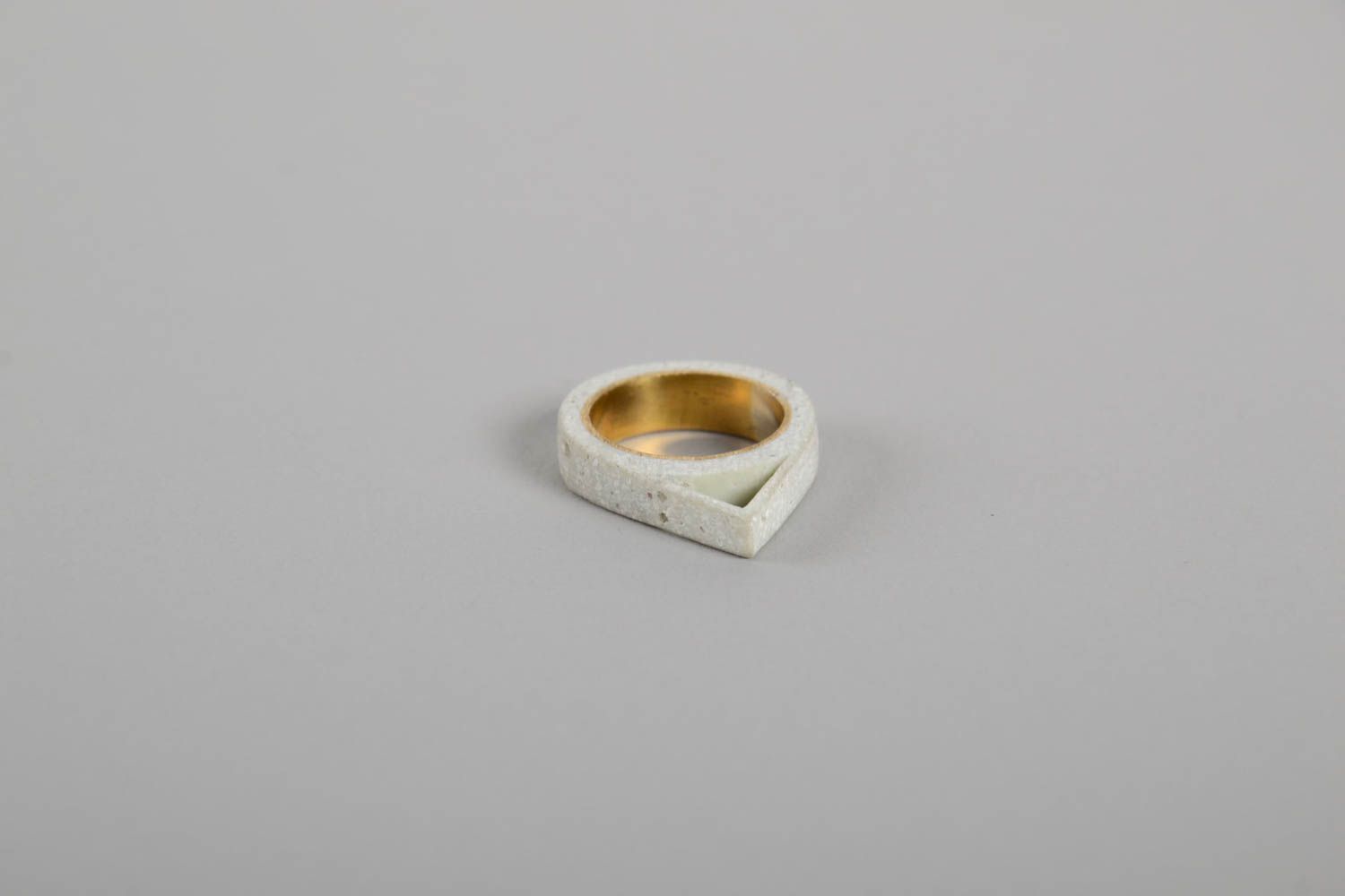 Стильное кольцо ручной работы массивное украшение женское кольцо бетонное фото 5