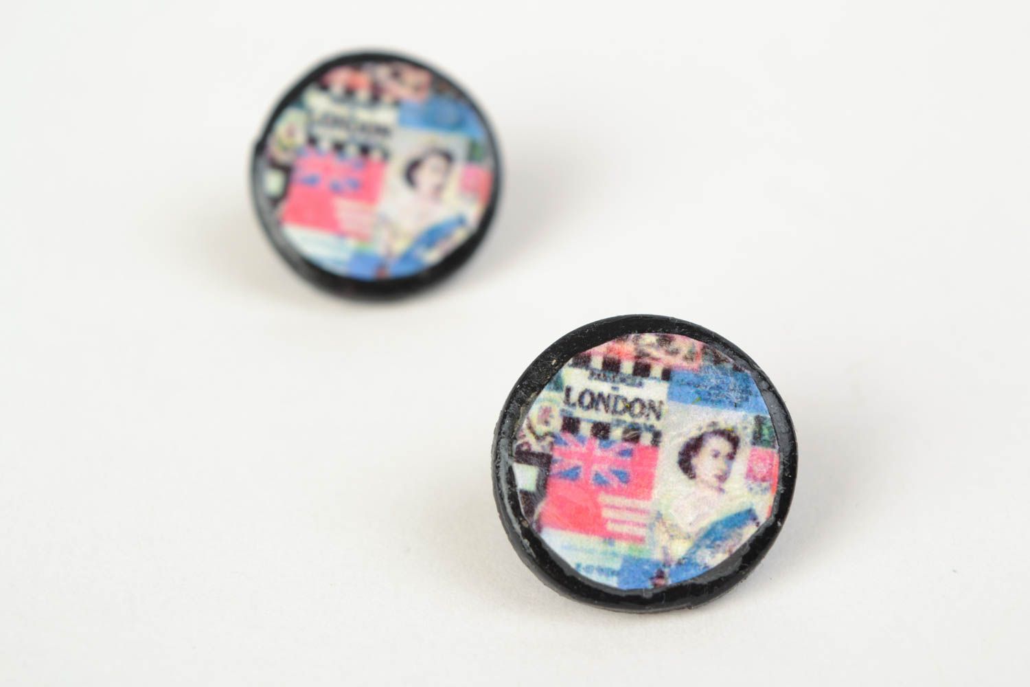 Handmade decoupage polymer clay round stud earrings Queen photo 5