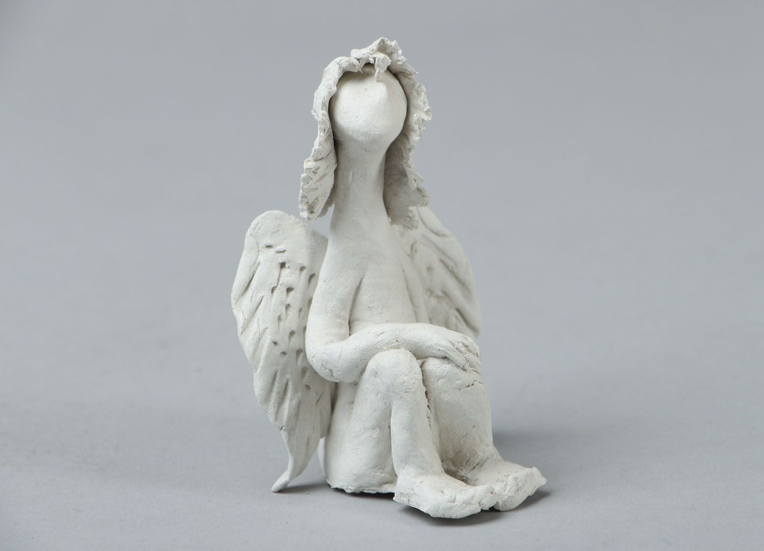 Декоративная глиняная фигурка Ангел фото 1