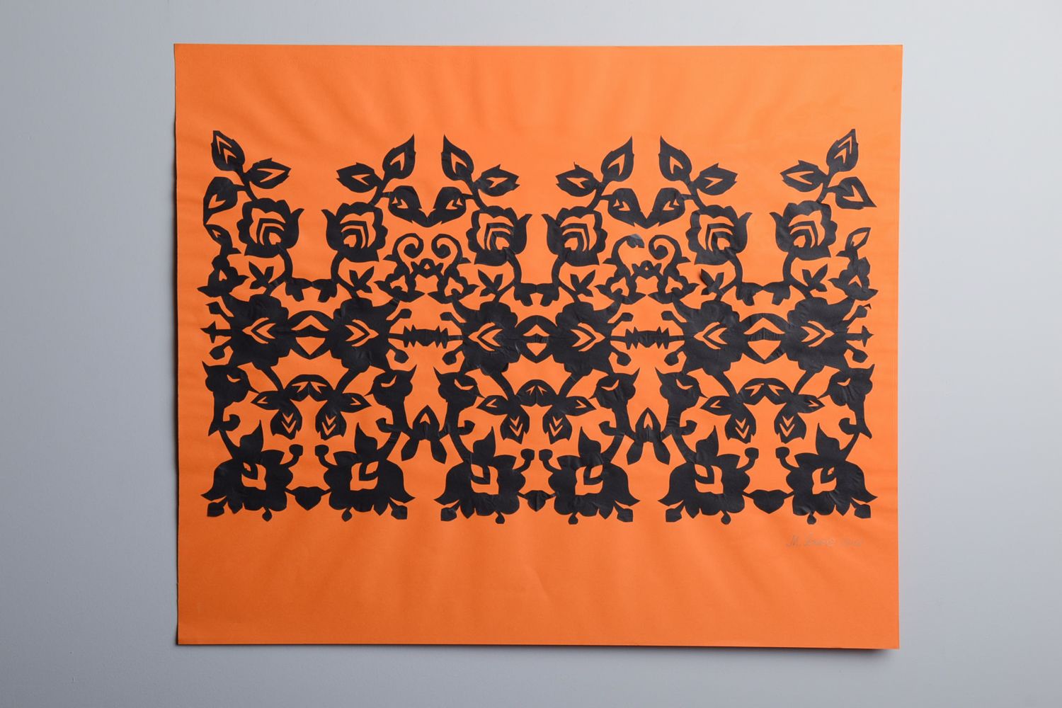Вырезанная картина из бумаги оранжевая Орнамент фото 1