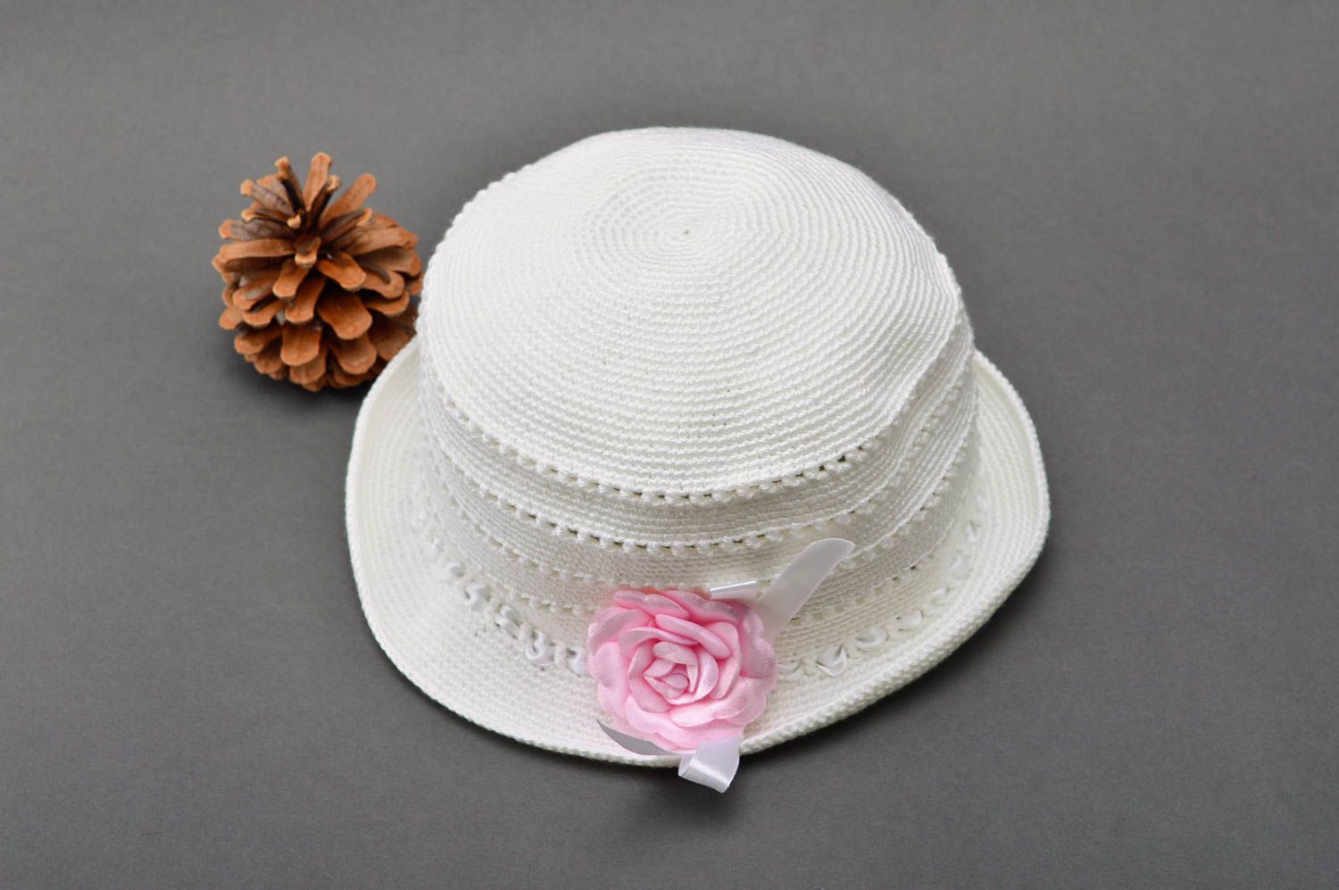 Головной убор ручной работы вязаная шляпа белая с цветком женская шляпа фото 1