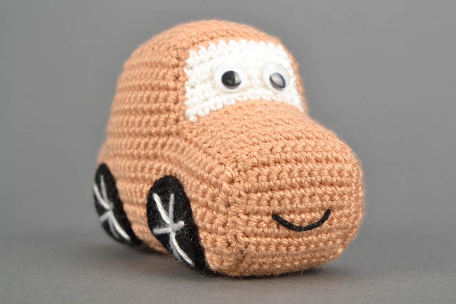 Crocheted toy Little Car photo 4