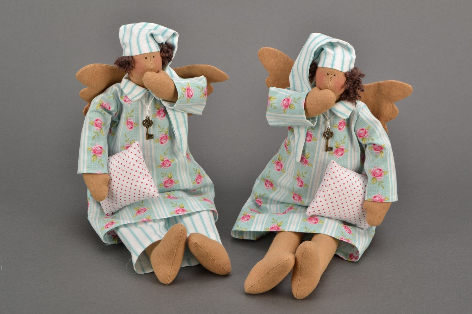 Bambola bella in stoffa fatta a mano pupazzo tessile originale angelo foto 4