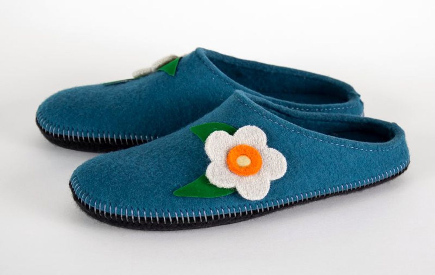 Women's felt clogs made from wool of blue color  photo 2