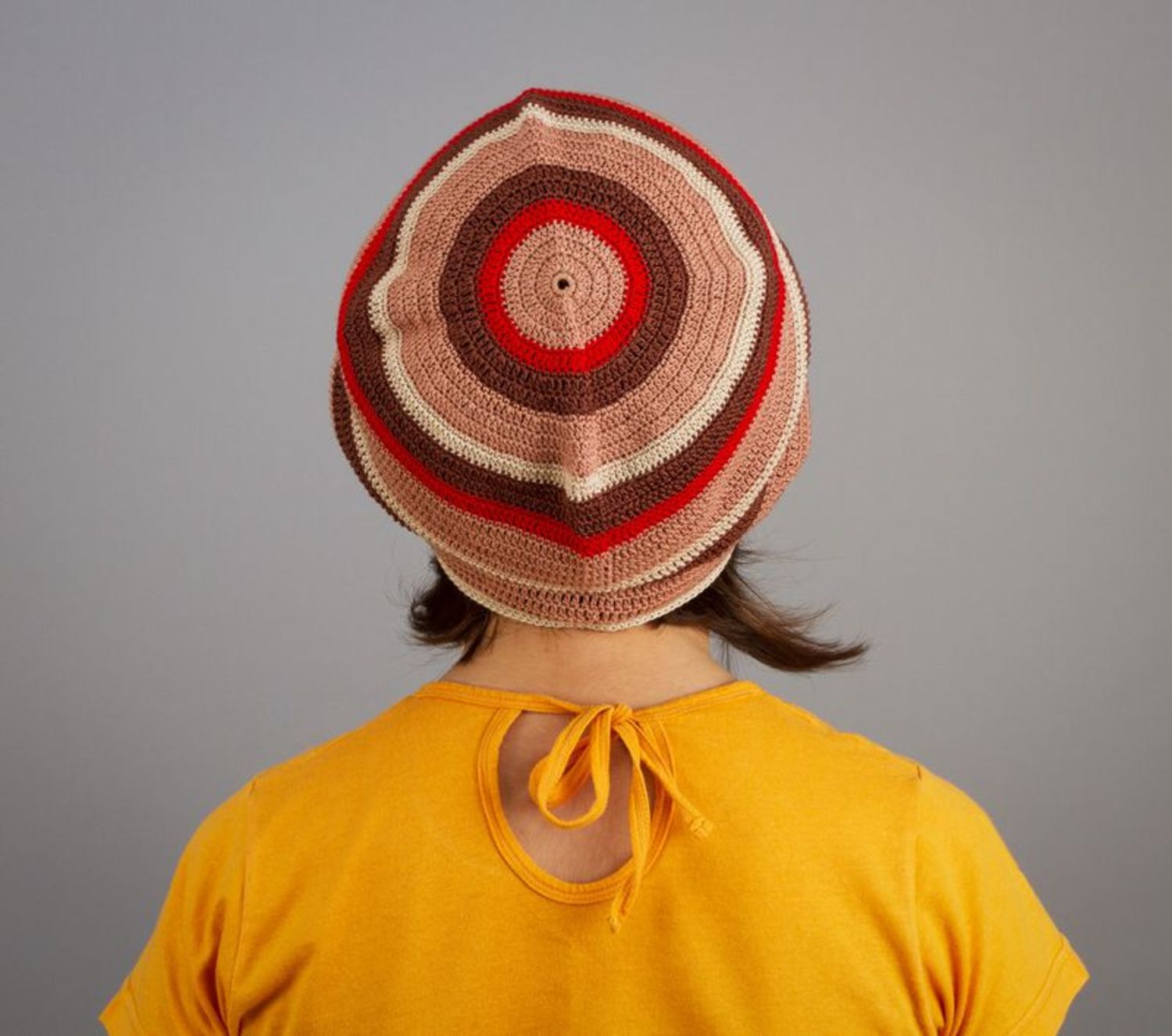 Children's crochet hat with stripes photo 4
