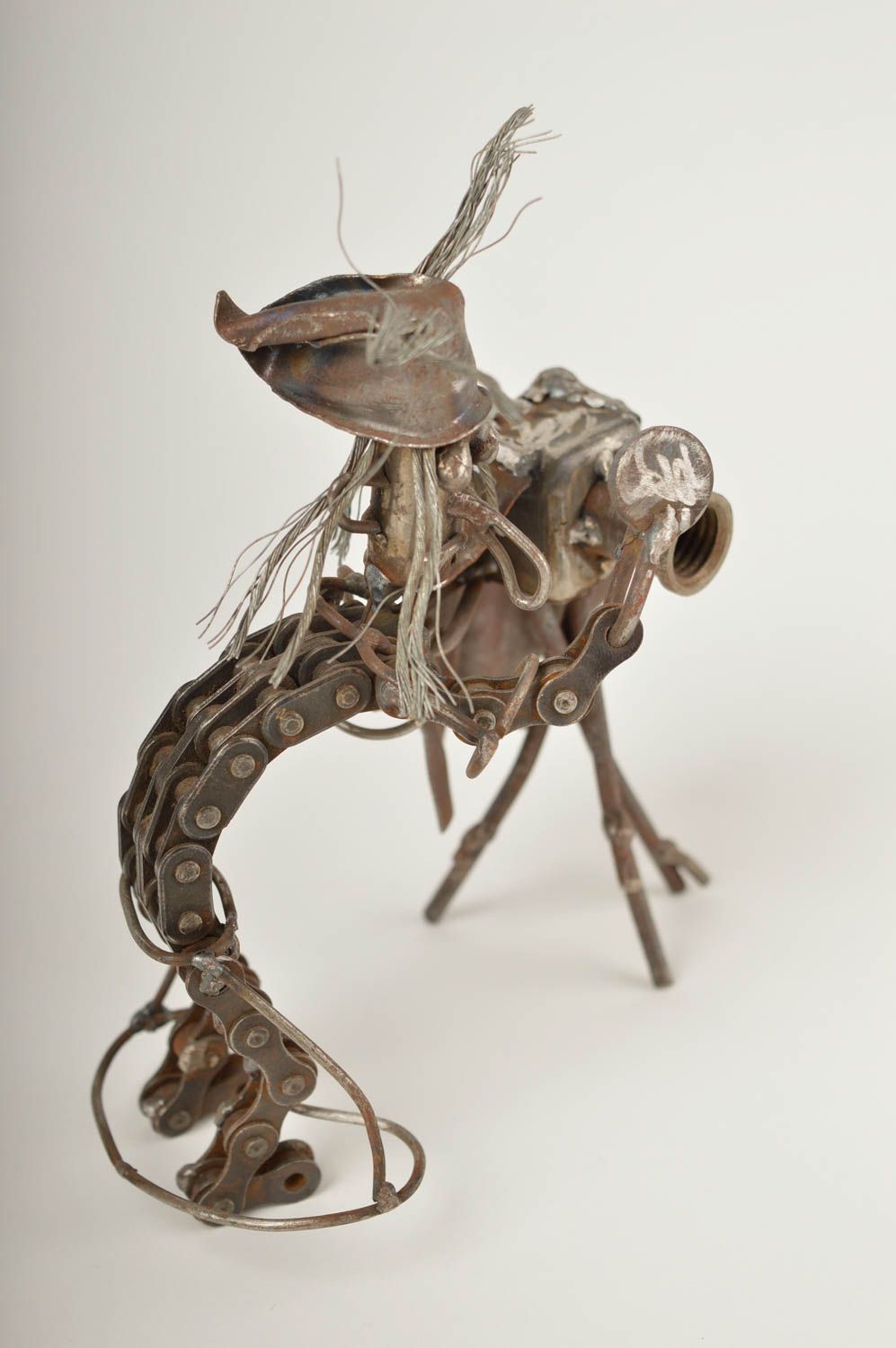Figura decorativa hecha a mano artículos de metal objeto de decoración Fotógrafo foto 3