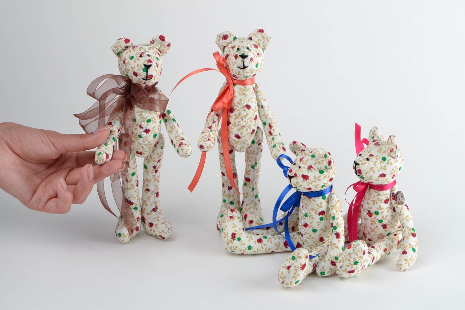 Kuscheltiere Bären handgemacht Haus Dekor Geschenk für Kinder 4 Stück  foto 2