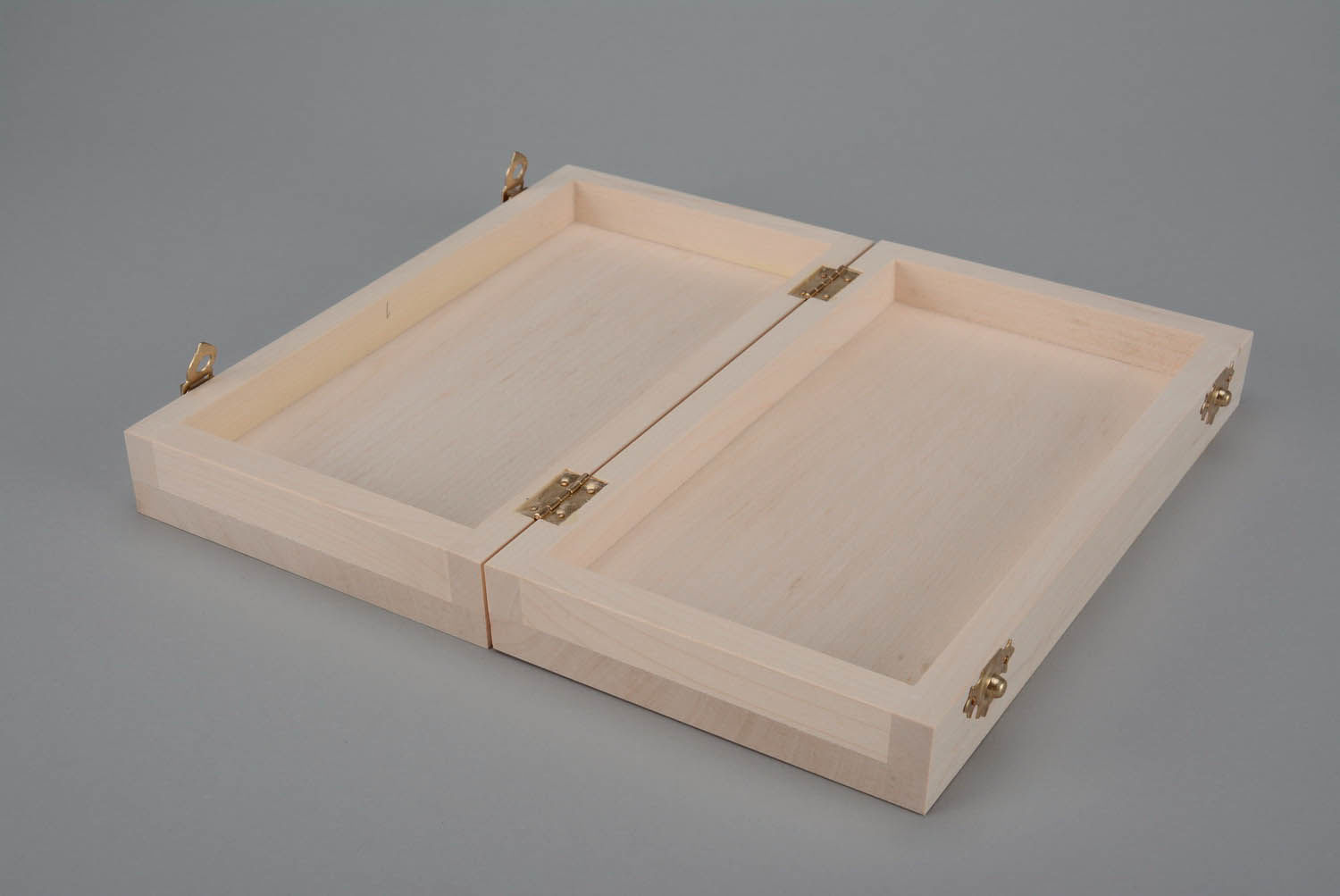 Caja de madera para valores foto 3