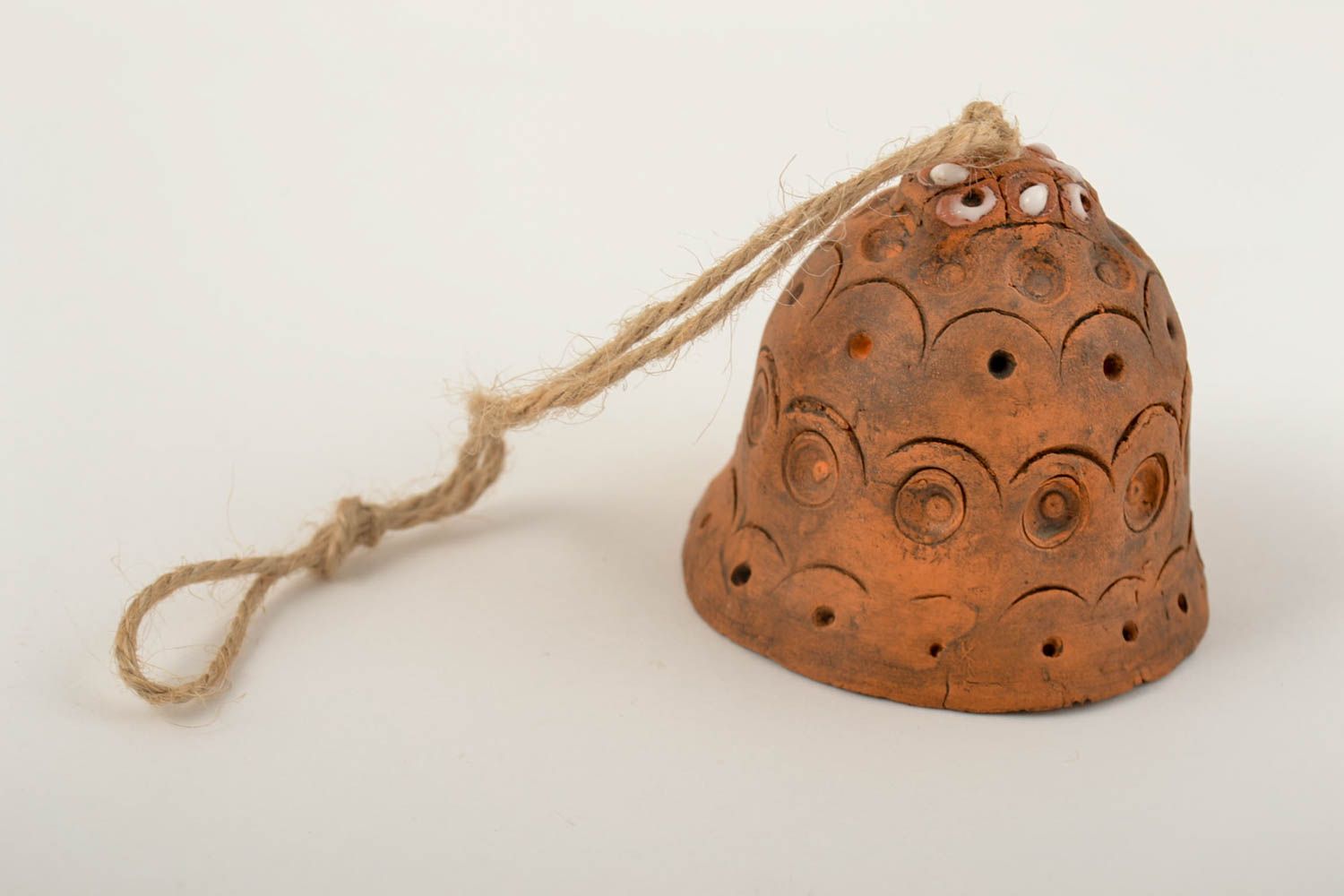 Campanella decorativa fatta a mano in ceramica con un laccio da appendere  foto 3