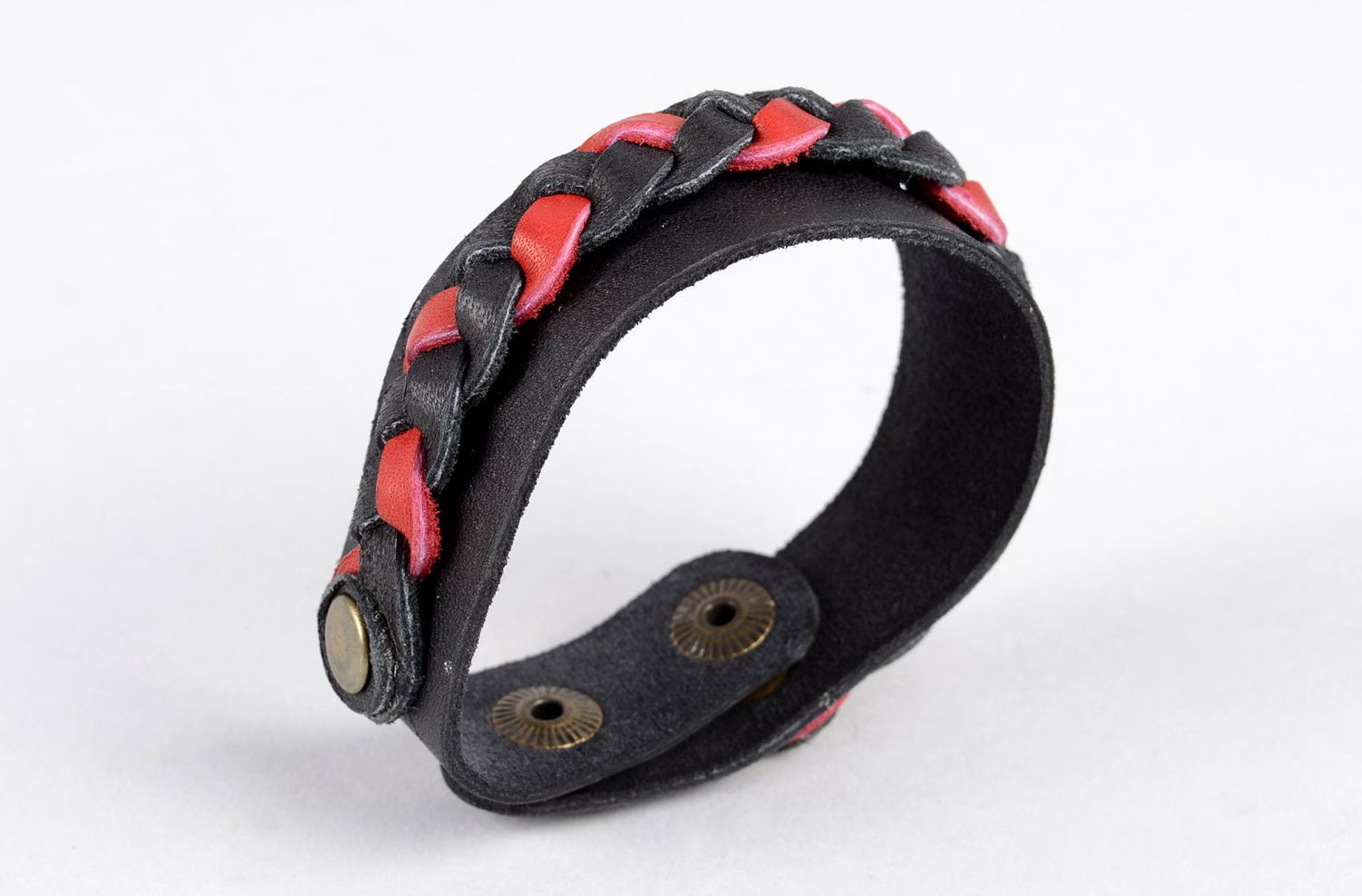 Bracelet noir et rouge Bijou fait main en vrai cuir avec tresse Cadeau original photo 2