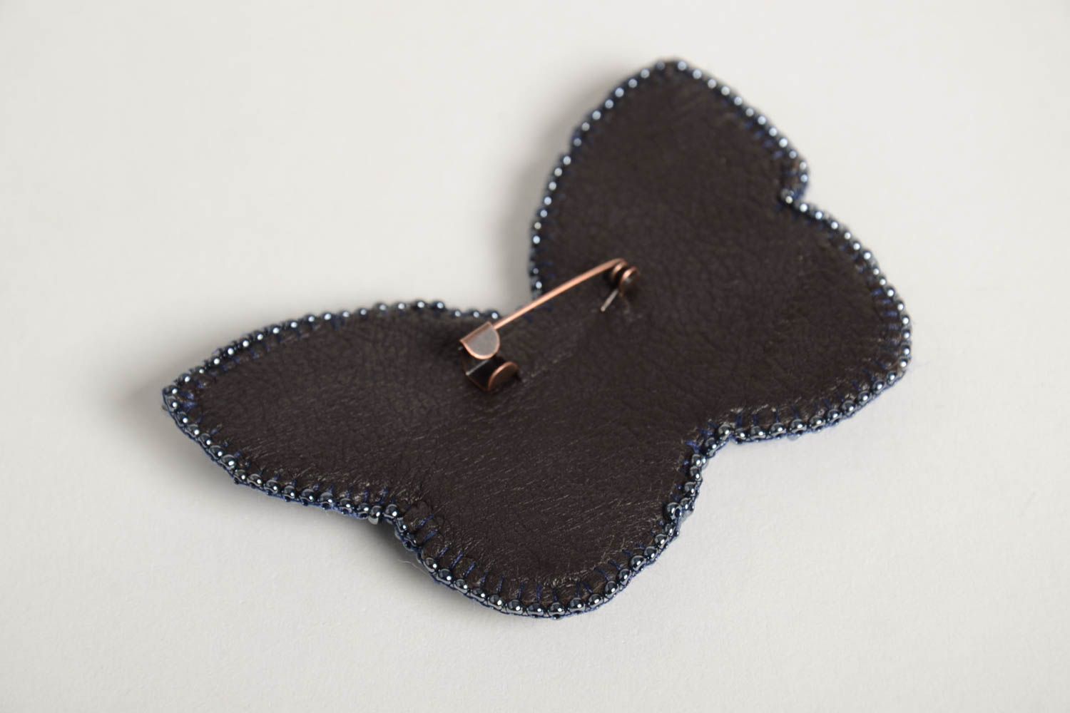 Handmade beaded brooch stylish beautiful brooch cute feminine accessory photo 3