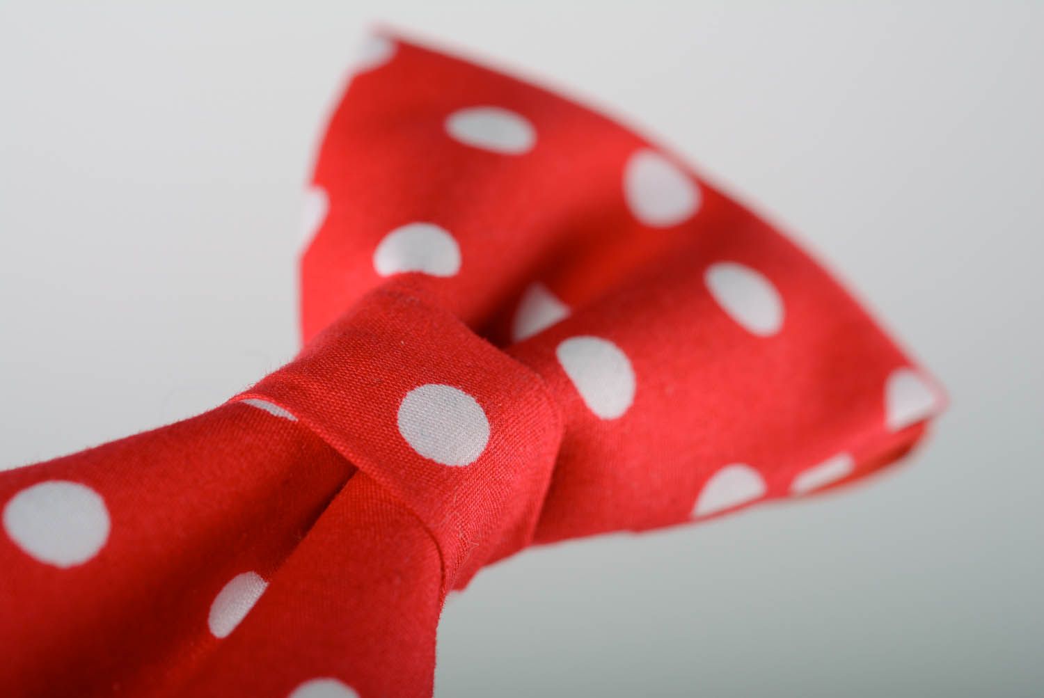 Red polka dot bow tie photo 4