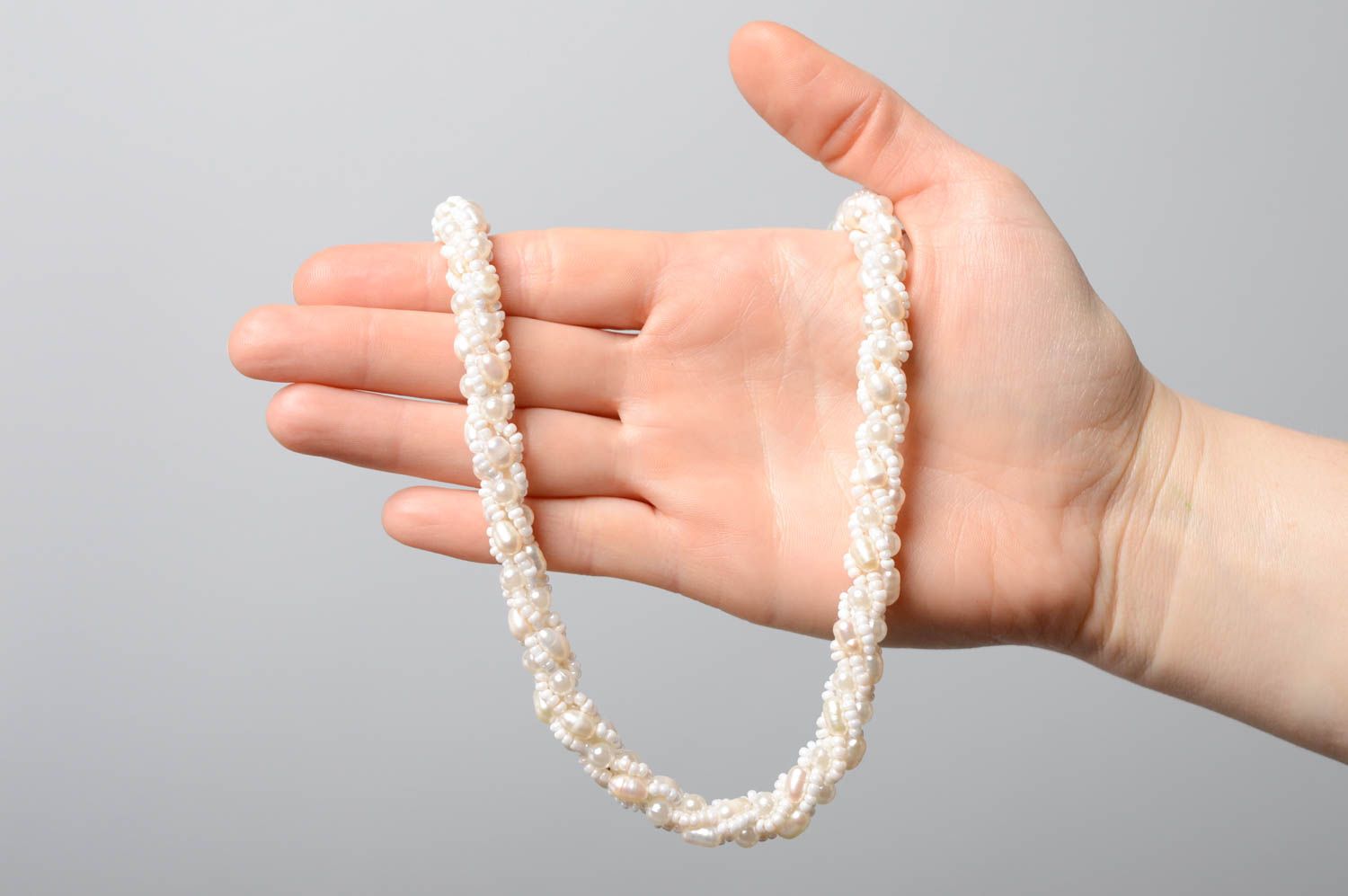 Thin beaded necklace with river pearls photo 5