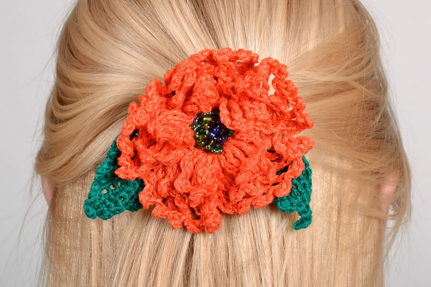 Broche-barrette artisanale tricotée au crochet Pavot orange photo 4