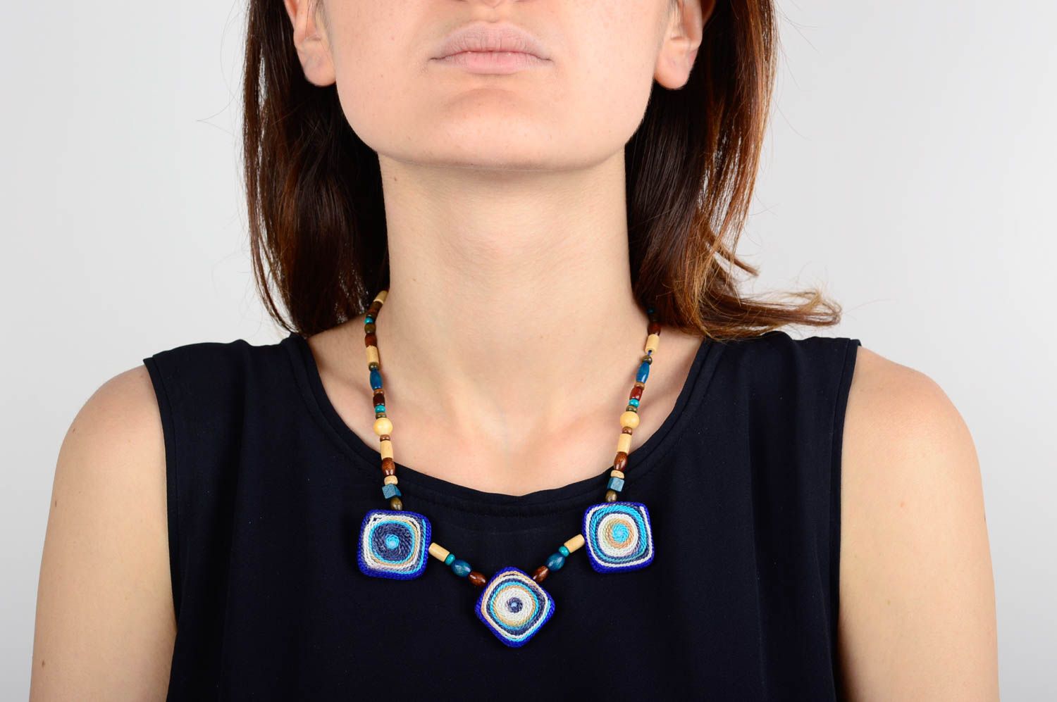Collier bleu Bijou fait main en perles céramiques et en bois Cadeau femme photo 5